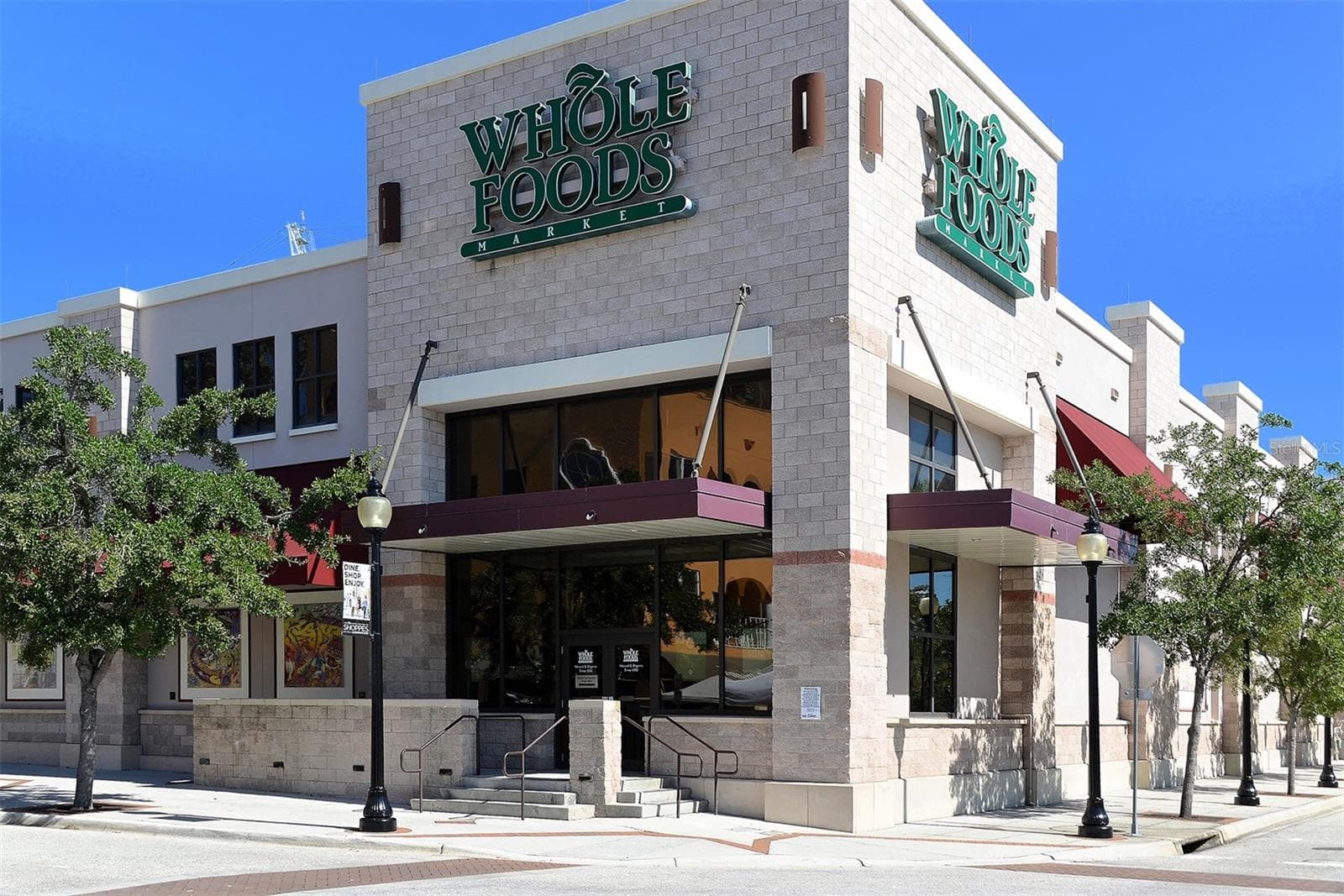 Downtown Whole Foods Market area - 609 GOLDEN GATE PT #301, SARASOTA