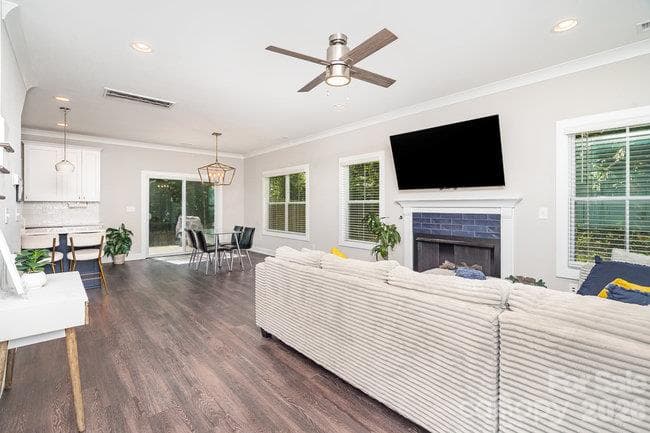 Single Family Residence at 408 Joe Louis Street, Fort Mill, photo 6 of 28