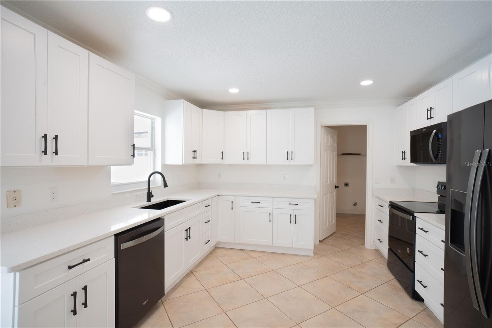 Single Family Residence at 14208 ABINGTON HEIGHTS DR, ORLANDO, photo 14 of 77