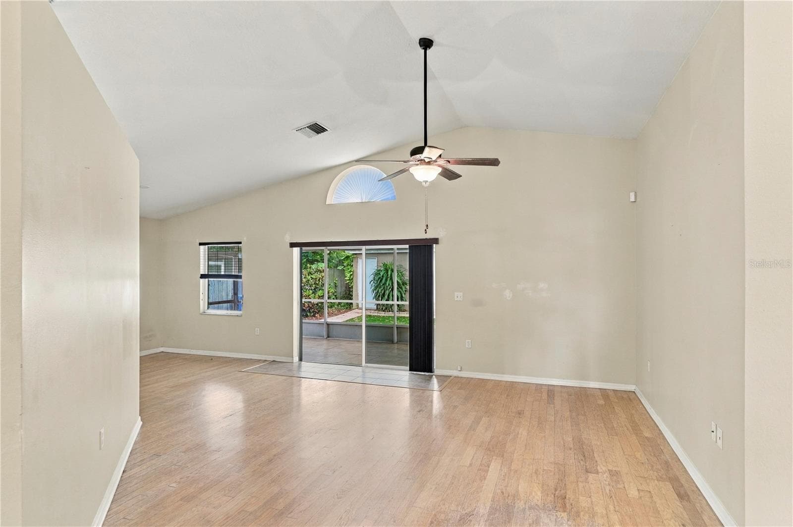 Single Family Residence at 1753 KIRTLEY DR, BRANDON, photo 5 of 38