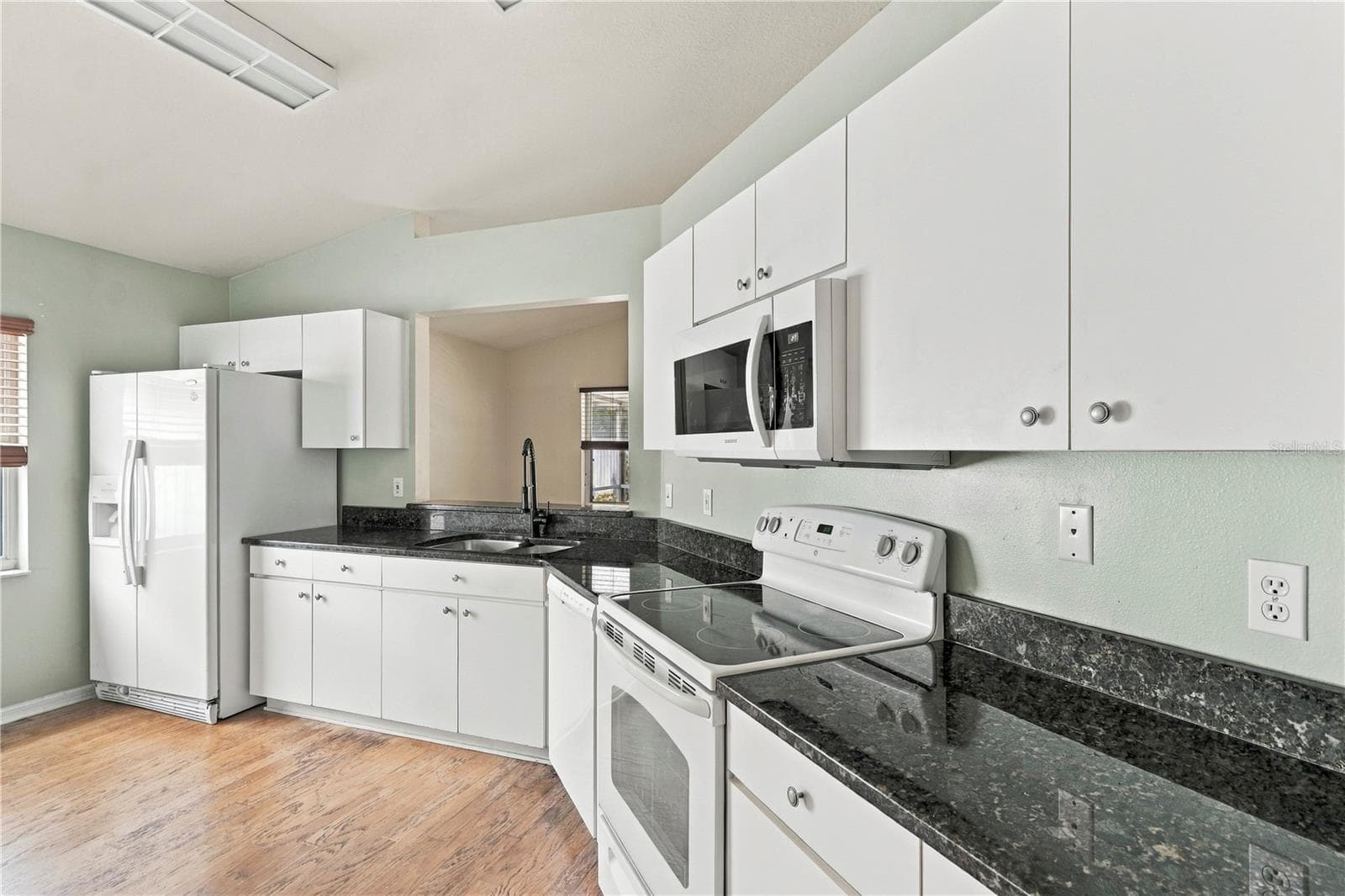 Single Family Residence at 1753 KIRTLEY DR, BRANDON, photo 21 of 38