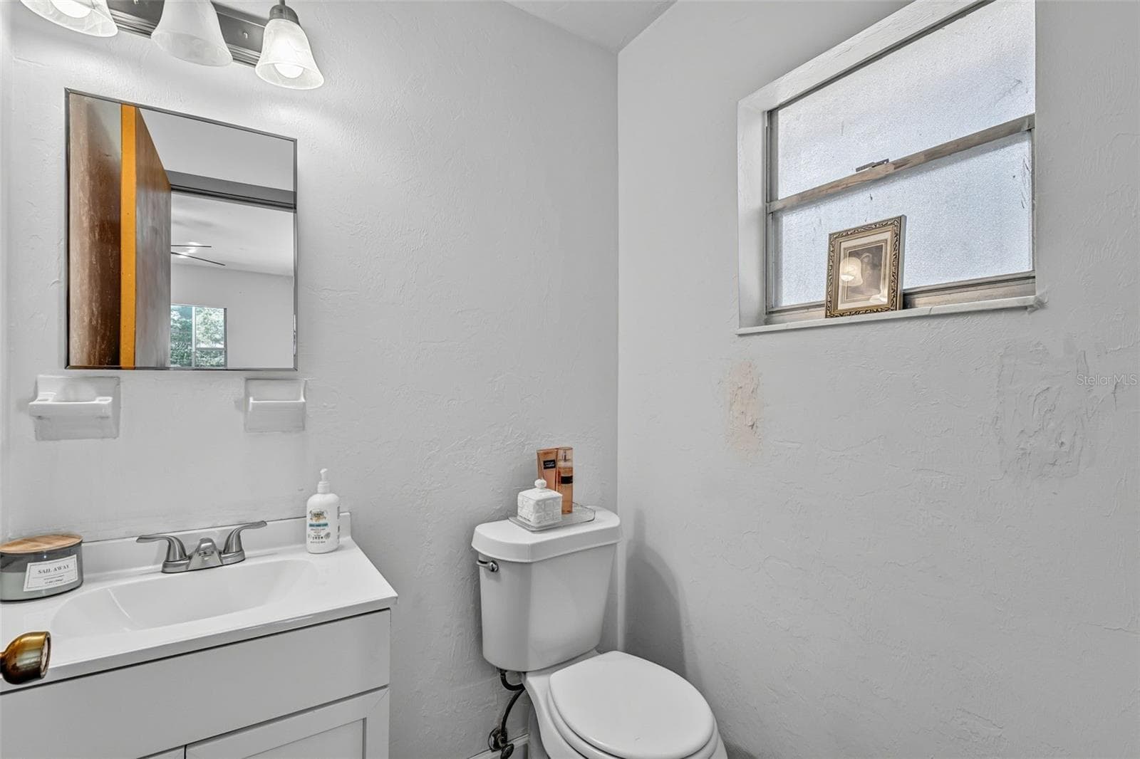En-suite half bath - 620 NE 2ND AVE, TRENTON