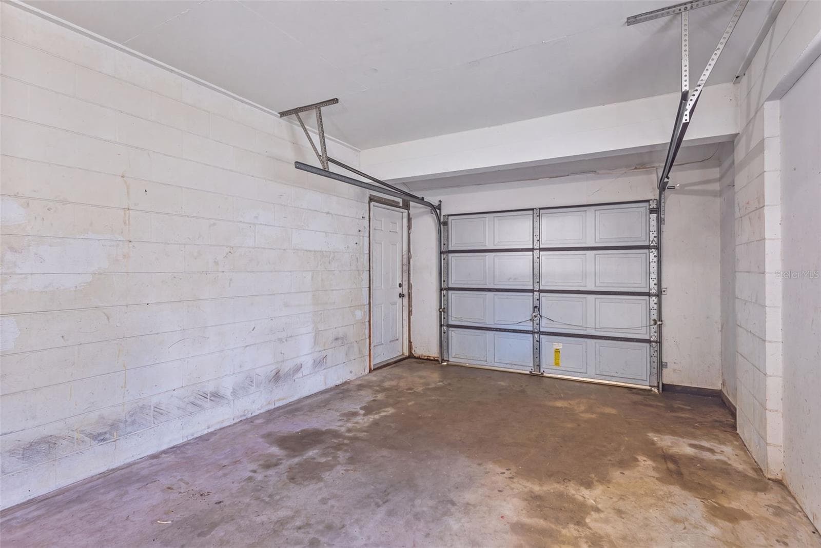 Garage from Utility room - 620 NE 2ND AVE, TRENTON