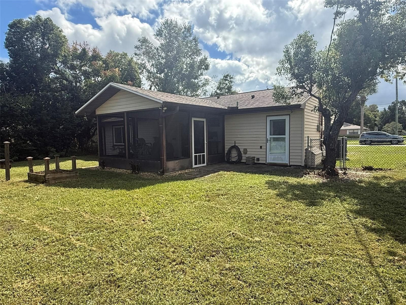 Single Family Residence at 469 WILTSHIRE BLVD, PORT ORANGE, photo 3 of 26