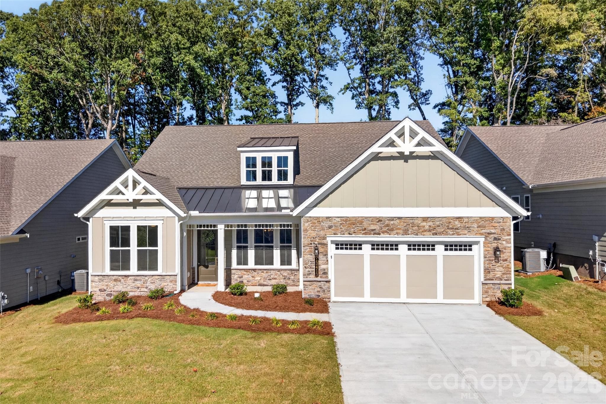 Single Family Residence at 13413 Cozy Court, Charlotte, photo 2 of 50
