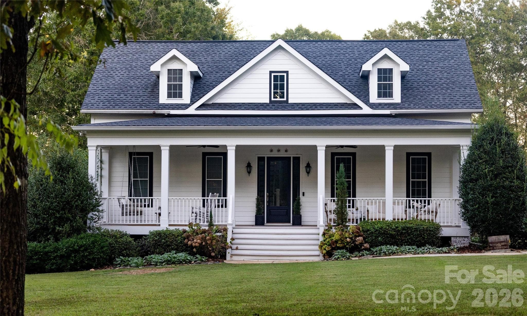 Single Family Residence at 306 Carolina Downs None, York, photo 2 of 49