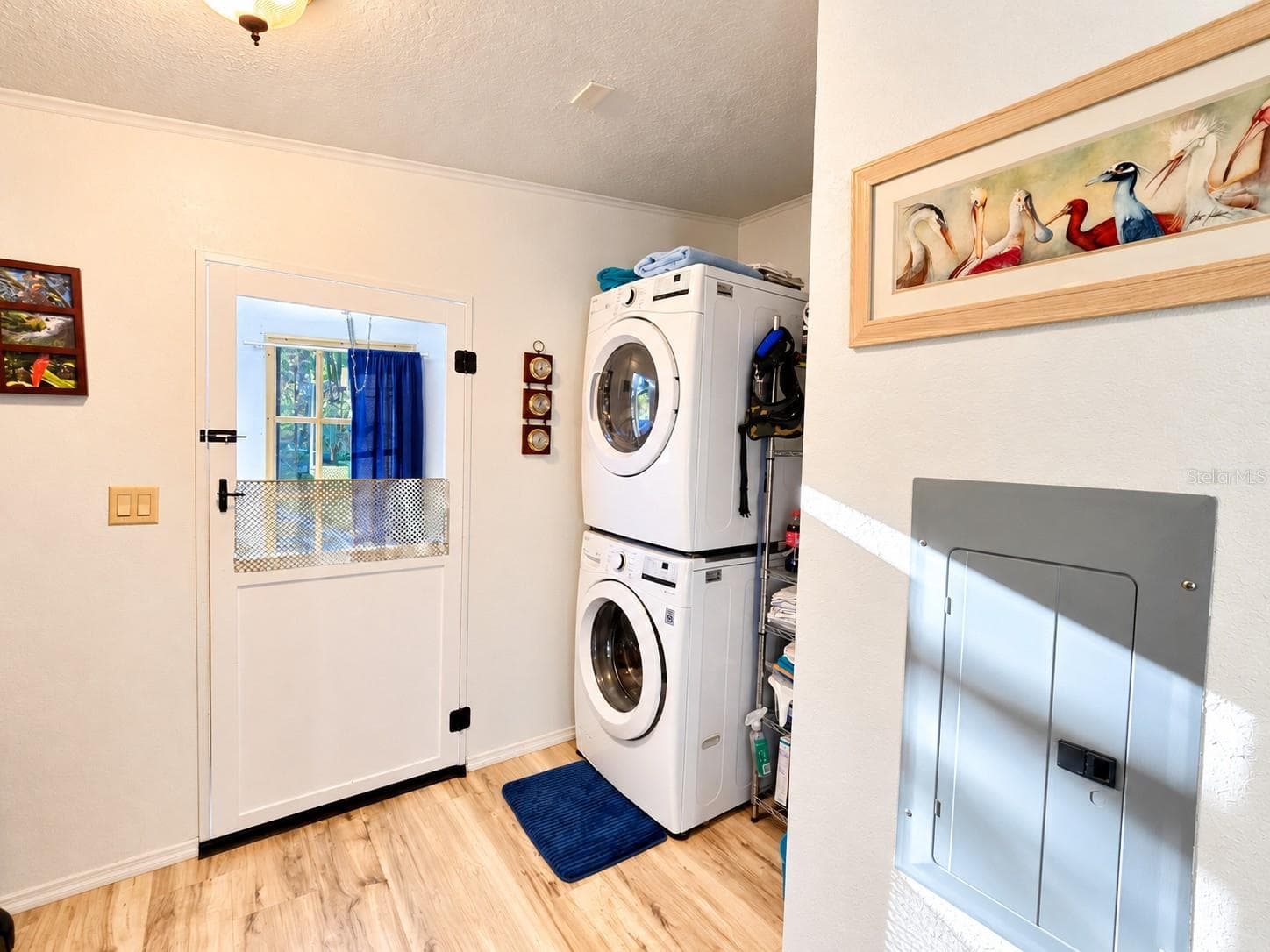 laundry area - 455 NE 112TH AVE, OLD TOWN
