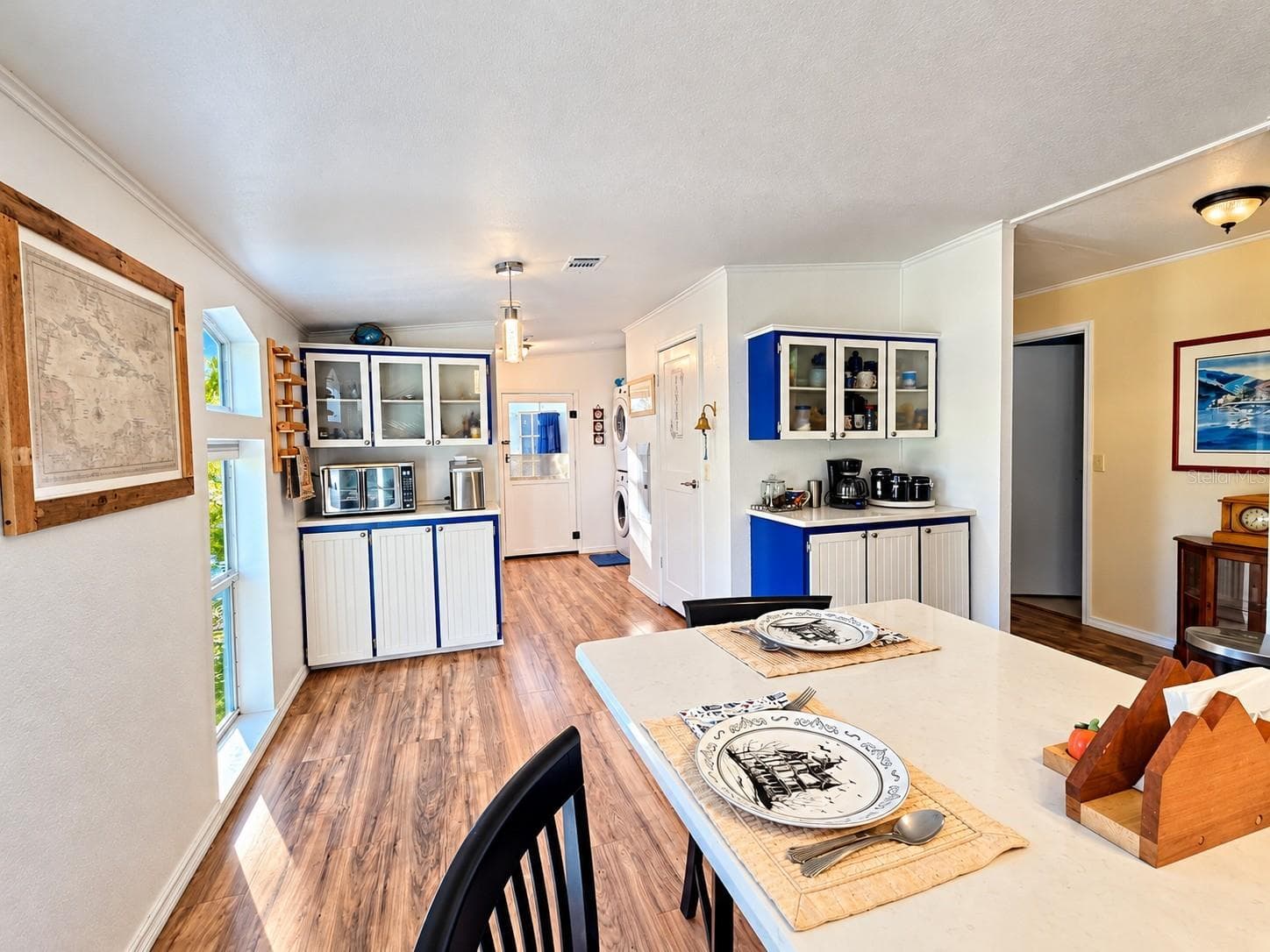 open kitchen - 455 NE 112TH AVE, OLD TOWN