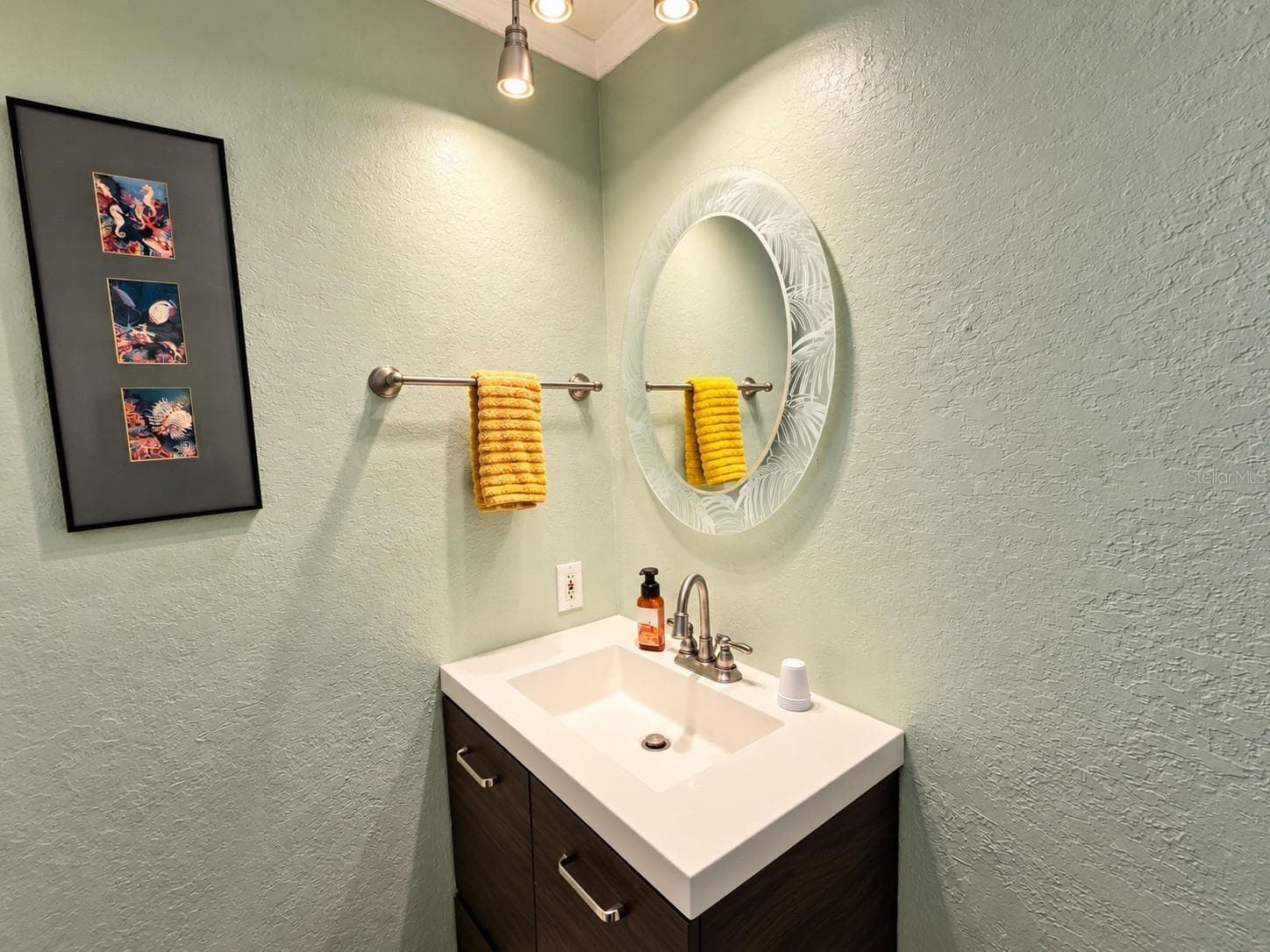 2nd bath - 455 NE 112TH AVE, OLD TOWN