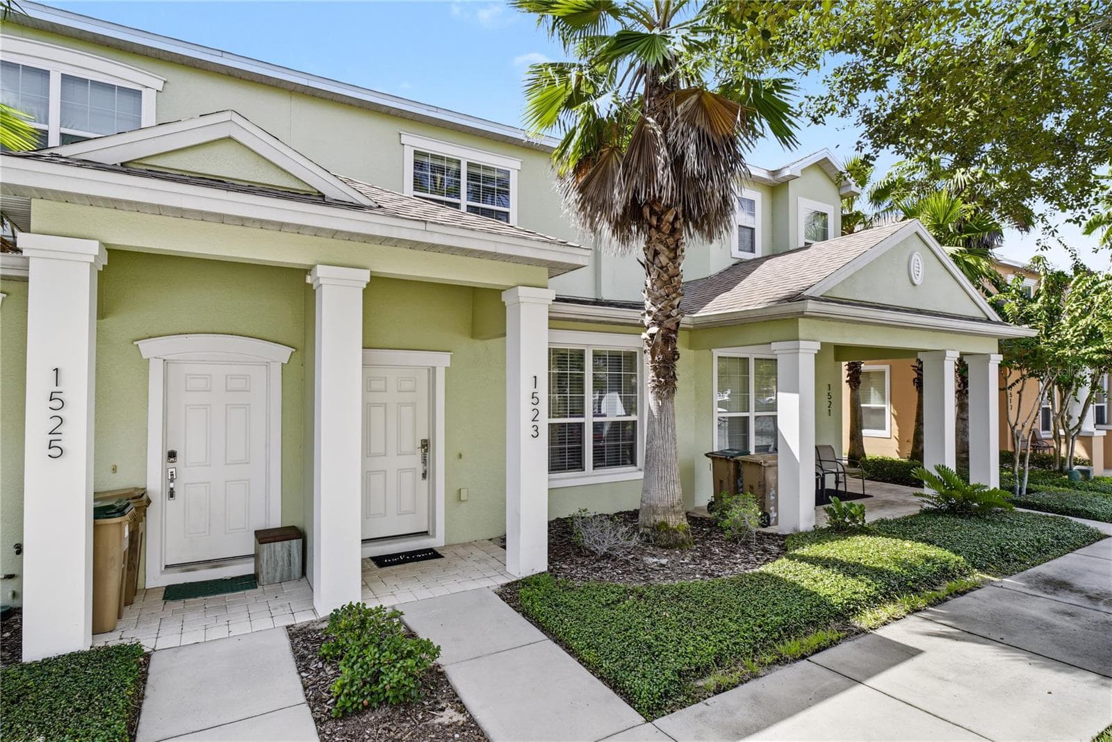 1523 RETREAT CIR