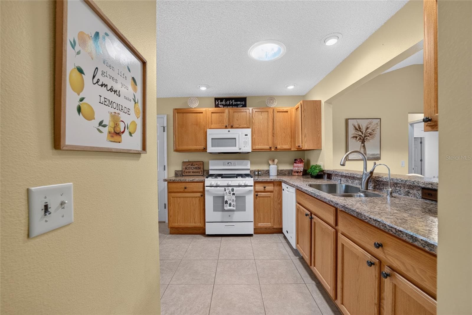 Single Family Residence at 16758 SE 84TH COLERAIN CIR, THE VILLAGES, photo 13 of 54