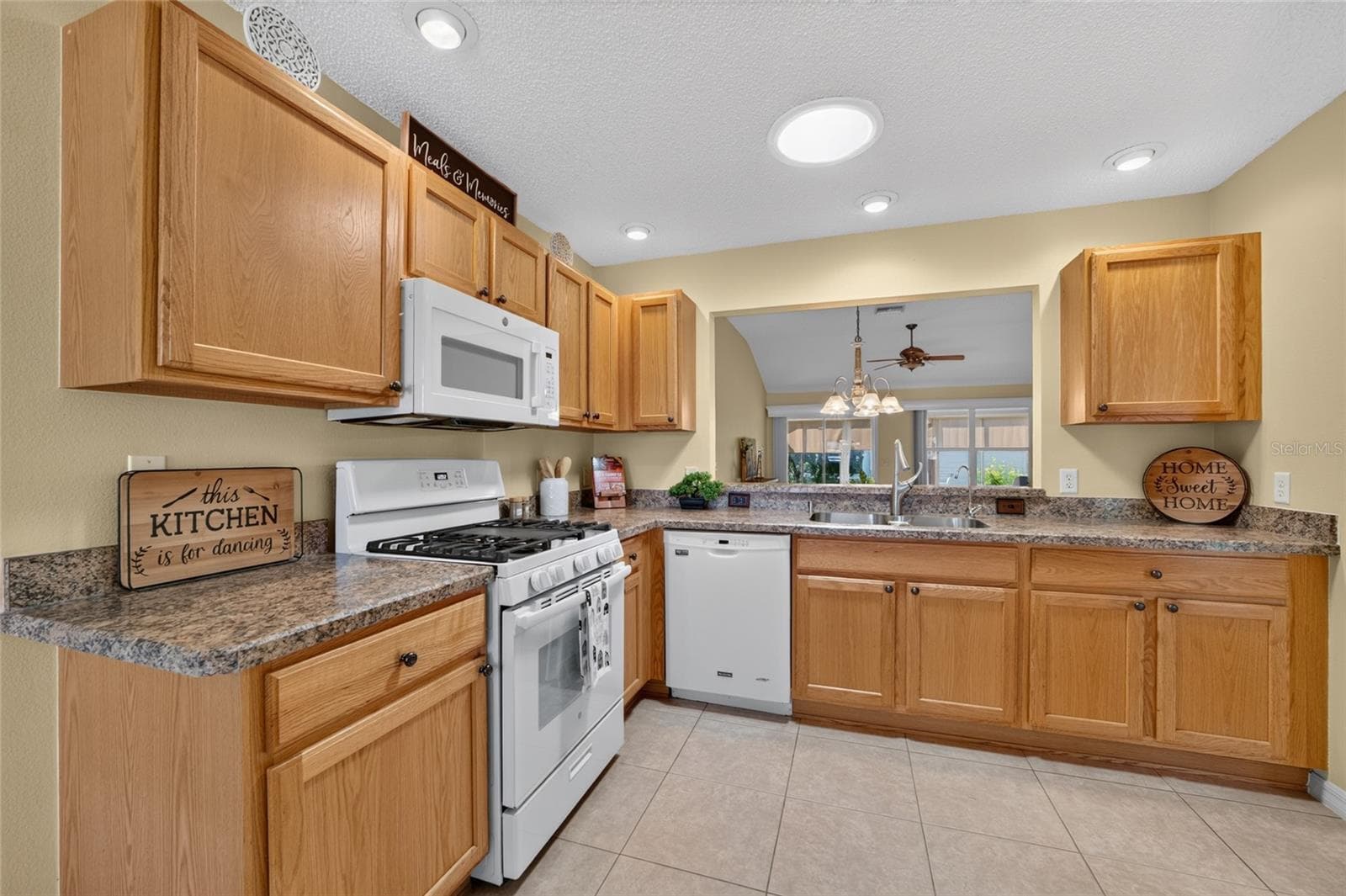 Single Family Residence at 16758 SE 84TH COLERAIN CIR, THE VILLAGES, photo 16 of 54