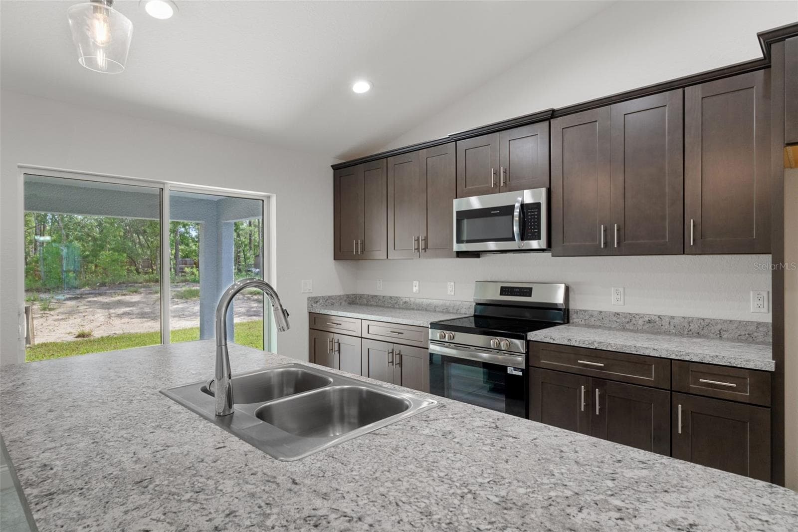 Single Family Residence at 12572 JAYBIRD RD, WEEKI WACHEE, photo 7 of 13