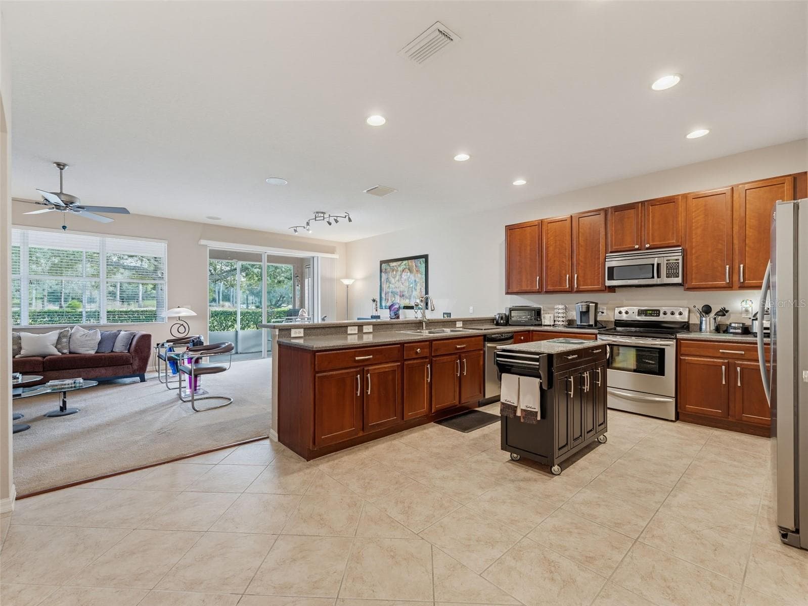 Single Family Residence at 272 WINTHROP, SPRING HILL, photo 8 of 77