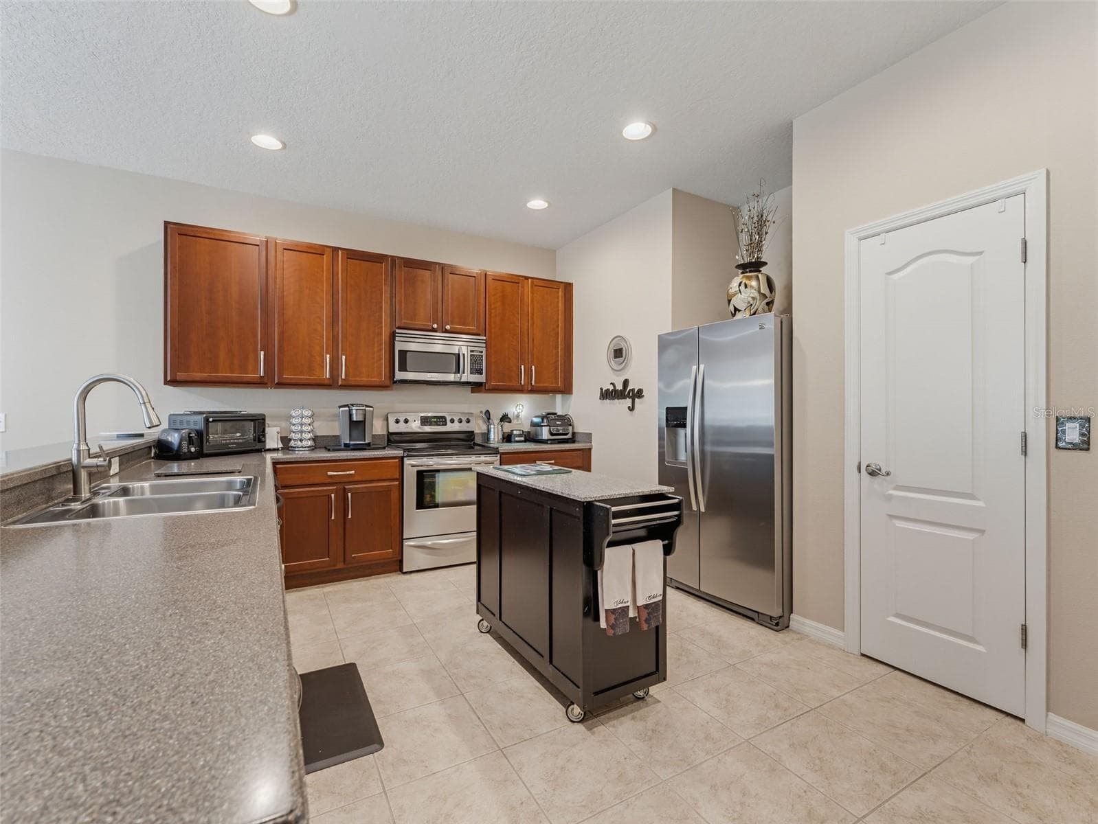Single Family Residence at 272 WINTHROP, SPRING HILL, photo 11 of 77