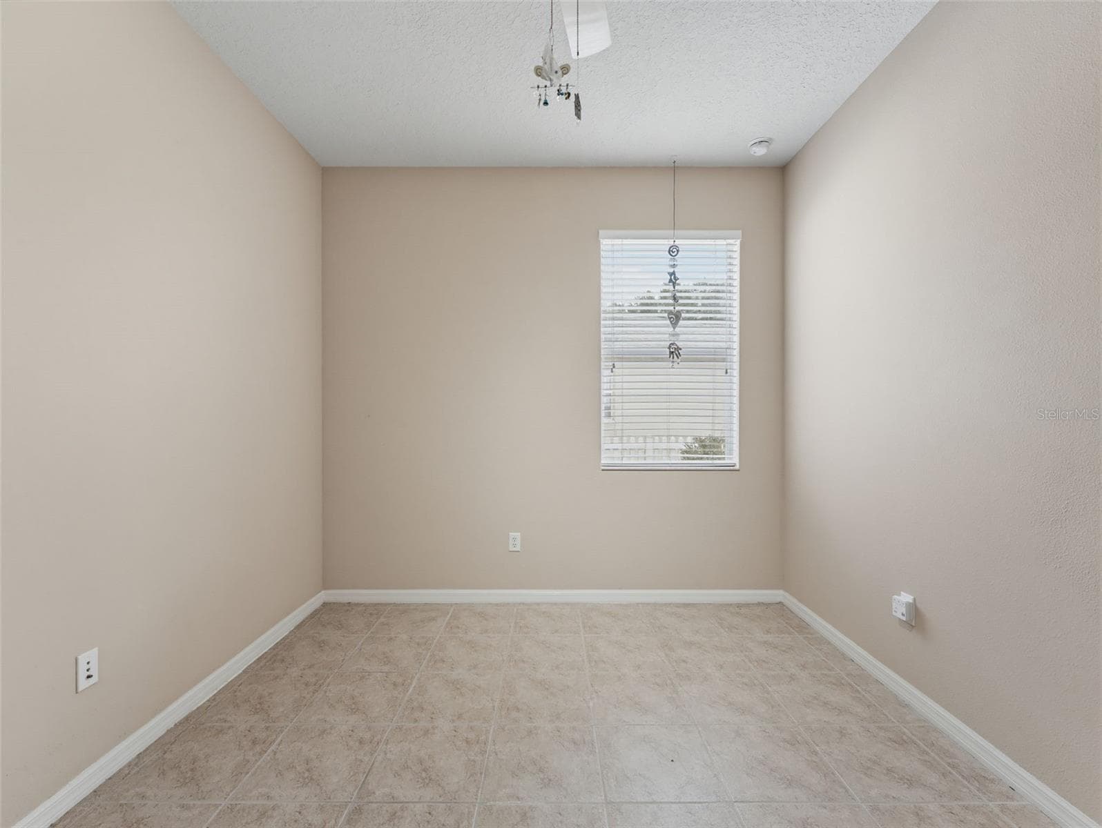Single Family Residence at 272 WINTHROP, SPRING HILL, photo 49 of 77