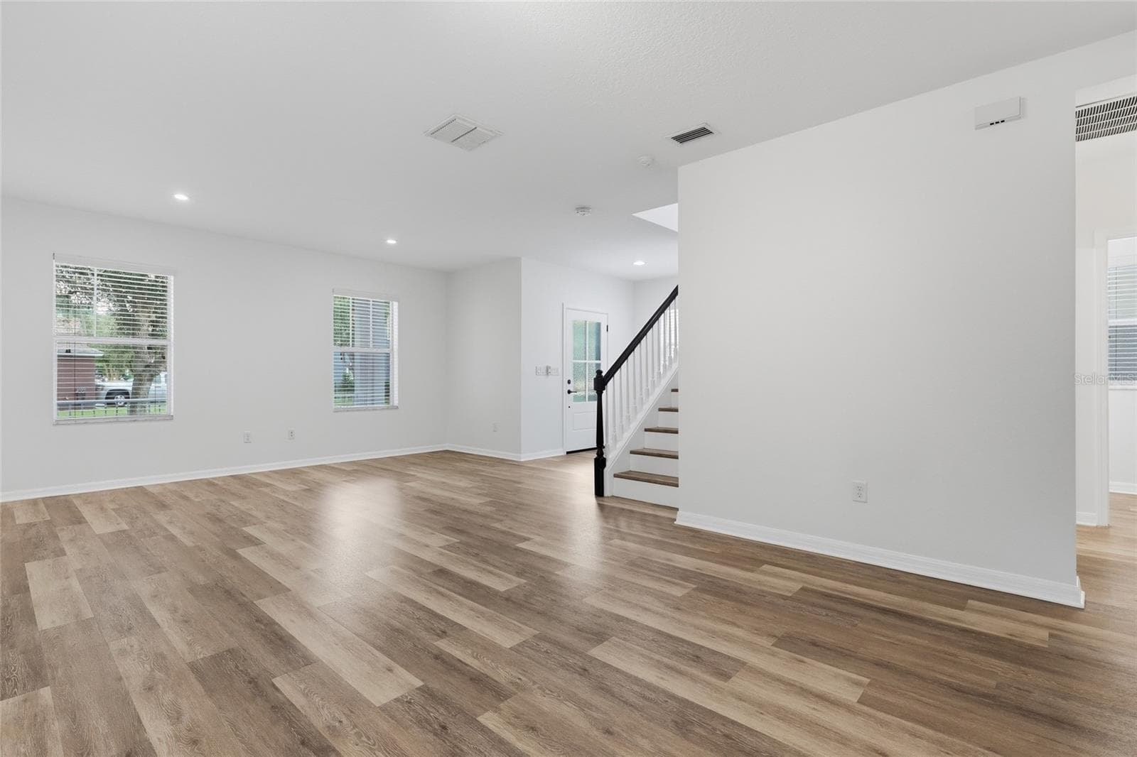Single Family Residence at 5935 BEACONPARK ST, LITHIA, photo 5 of 52