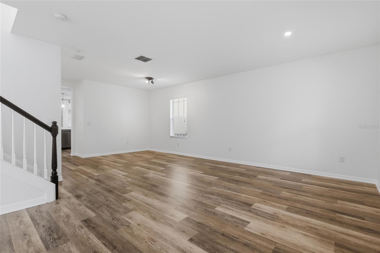 Single Family Residence at 5935 BEACONPARK ST, LITHIA, photo 8 of 52
