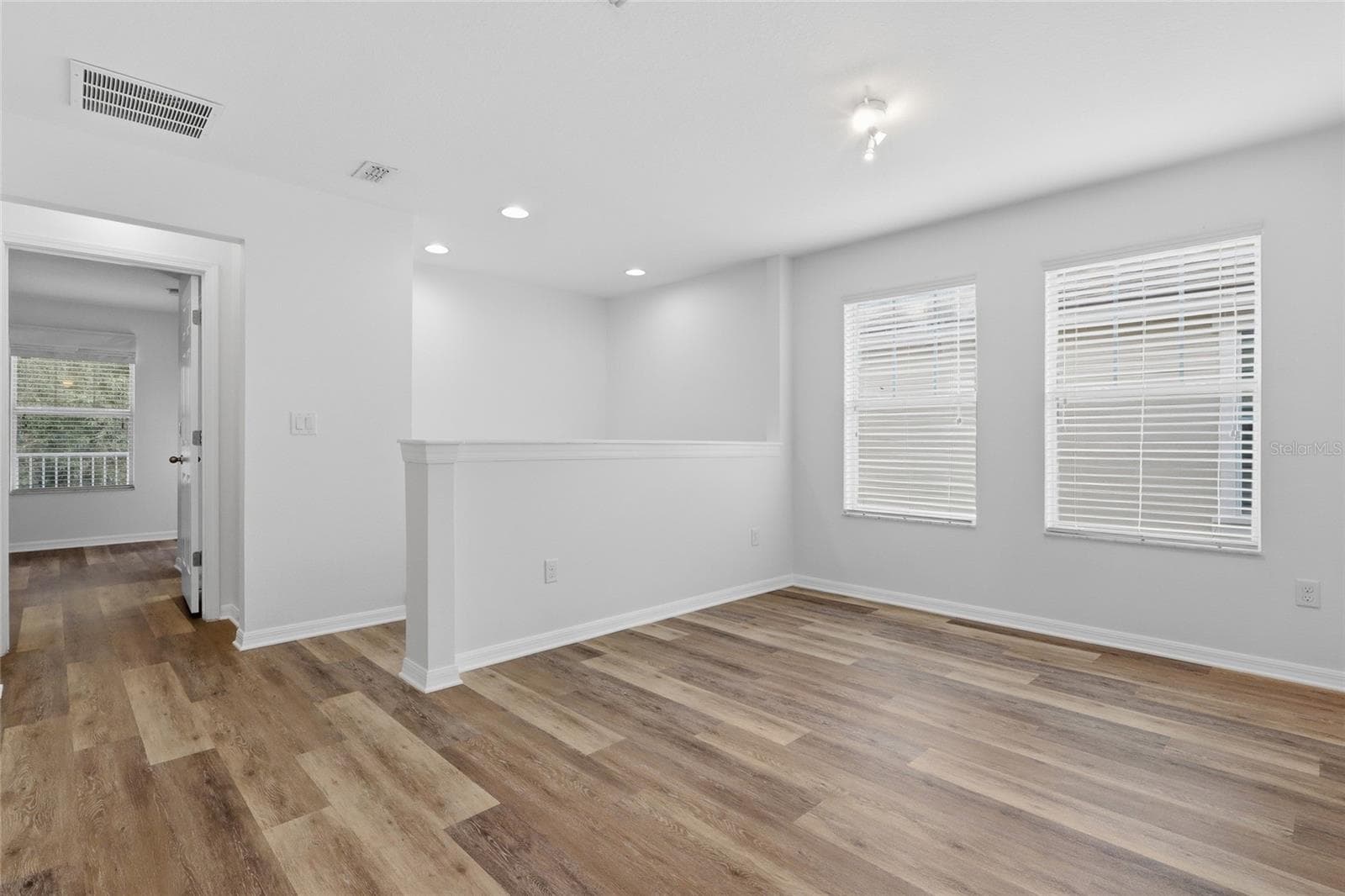 Single Family Residence at 5935 BEACONPARK ST, LITHIA, photo 18 of 52