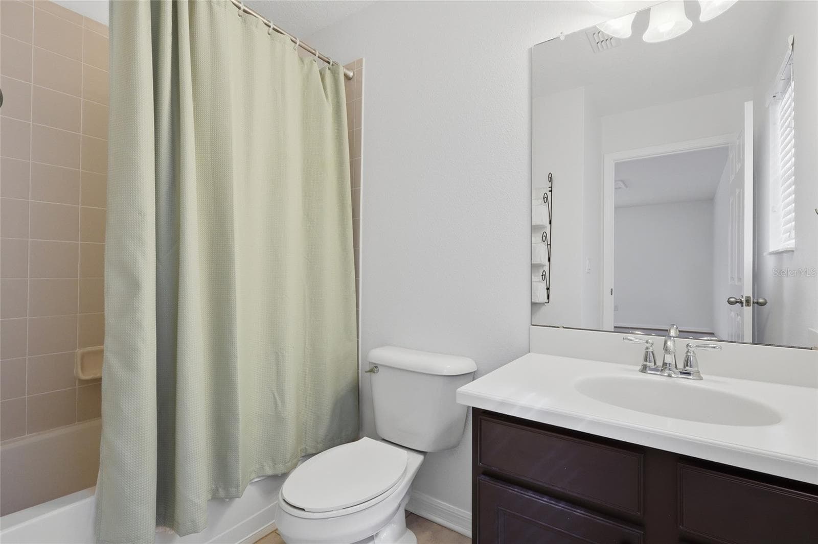 Single Family Residence at 5935 BEACONPARK ST, LITHIA, photo 38 of 52