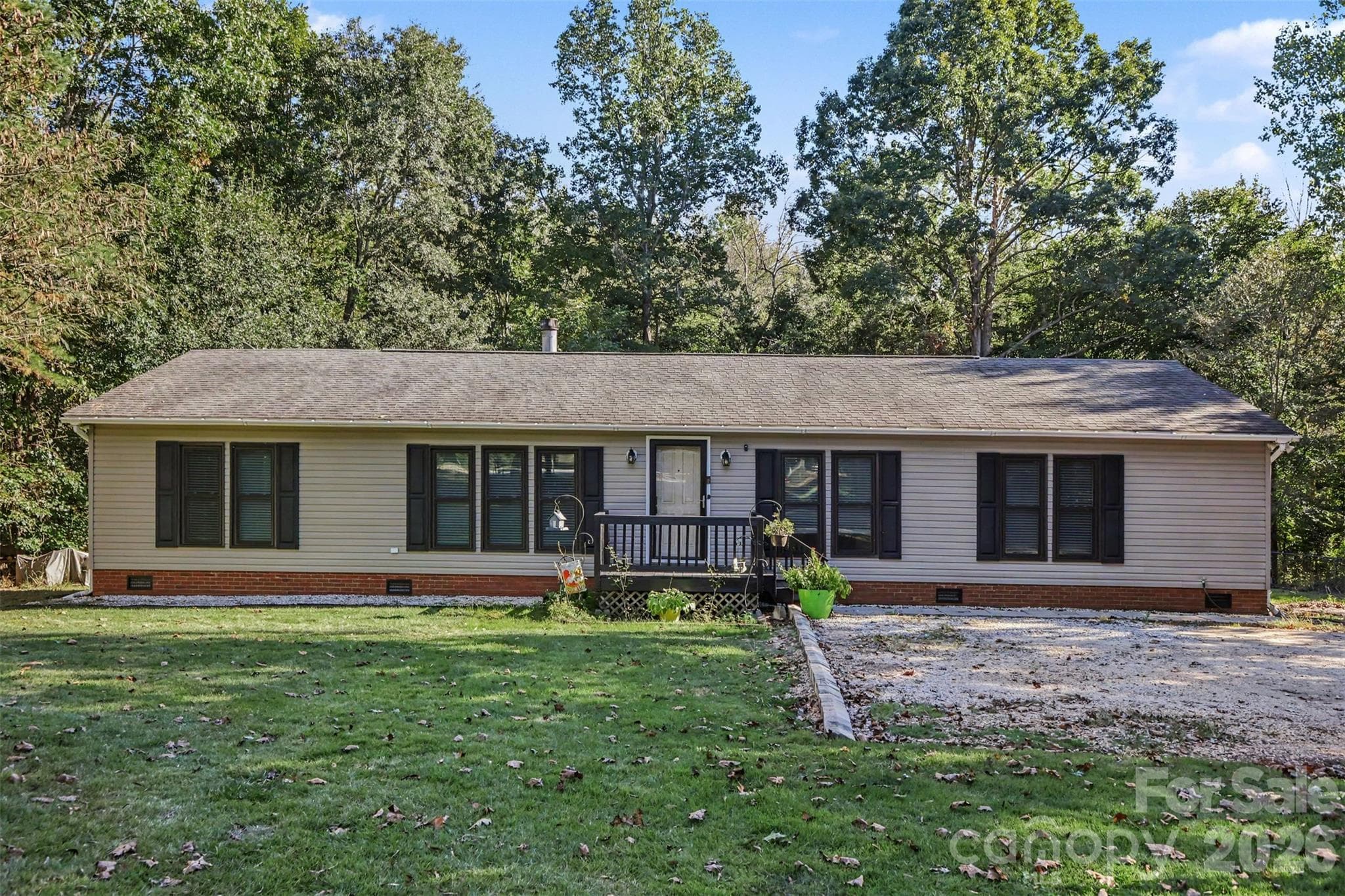 Single Family Residence at 5821 Hidden Oaks Lane, Clover, photo 2 of 31