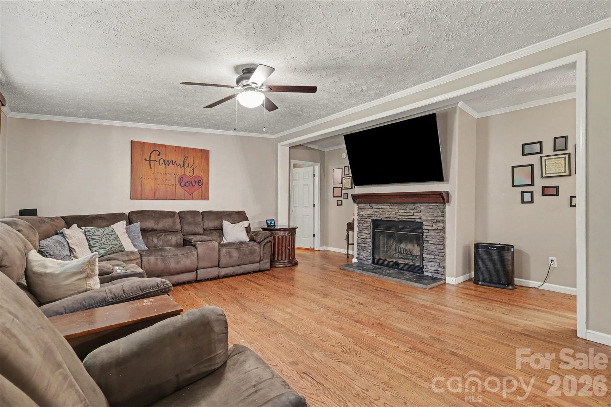Single Family Residence at 5821 Hidden Oaks Lane, Clover, photo 7 of 31