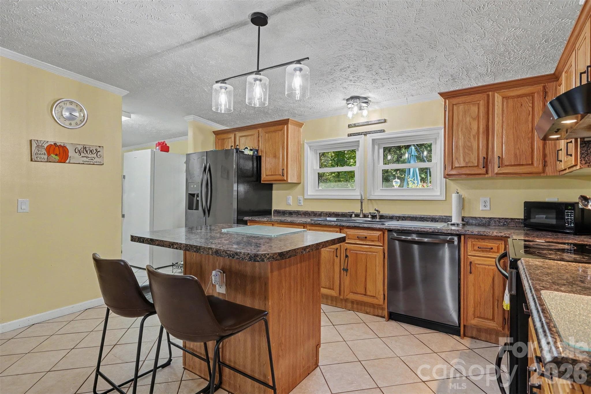 Single Family Residence at 5821 Hidden Oaks Lane, Clover, photo 10 of 31