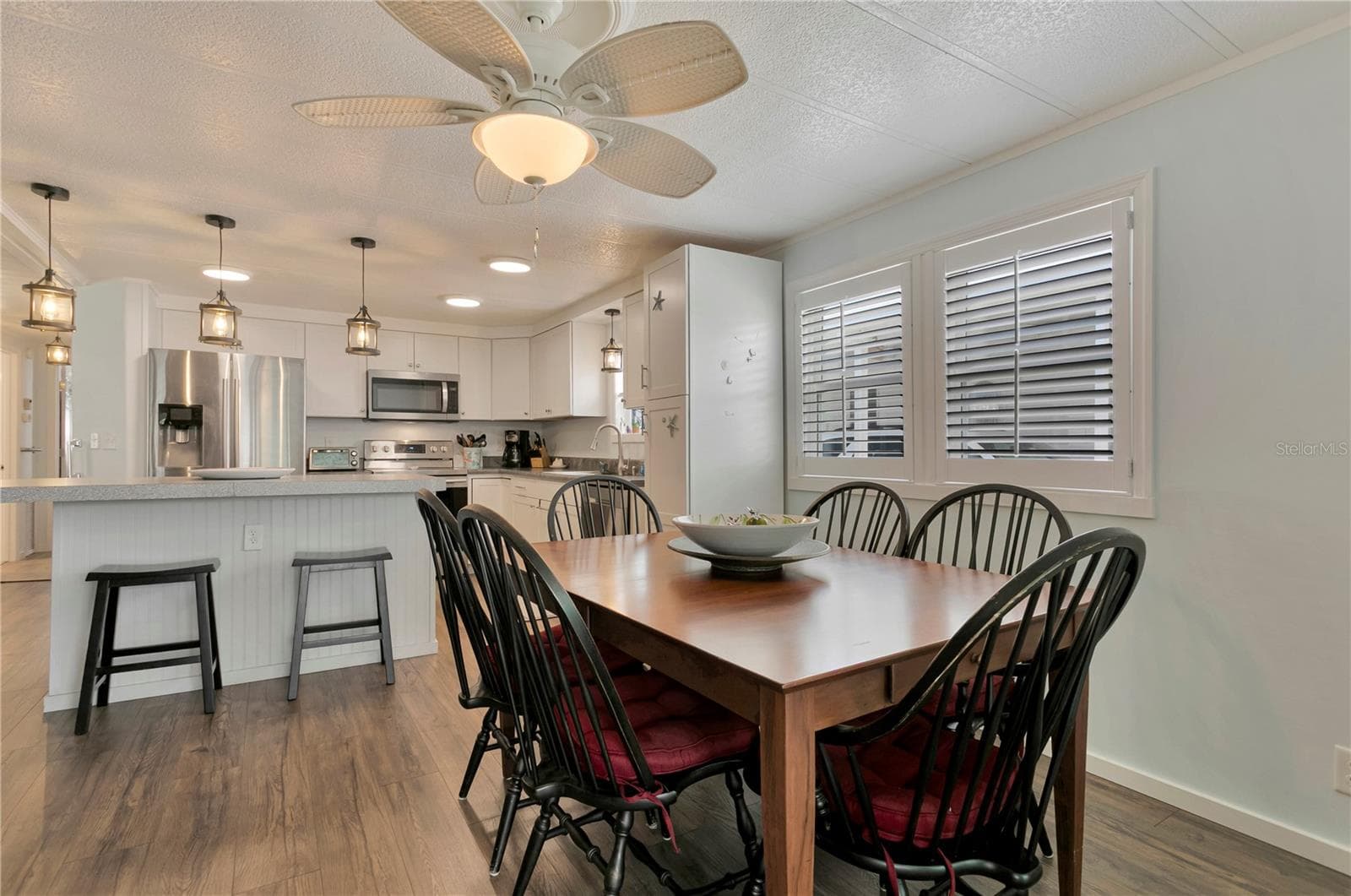 Manufactured Home at 3329 OVERCUP OAK TER, SARASOTA, photo 4 of 45