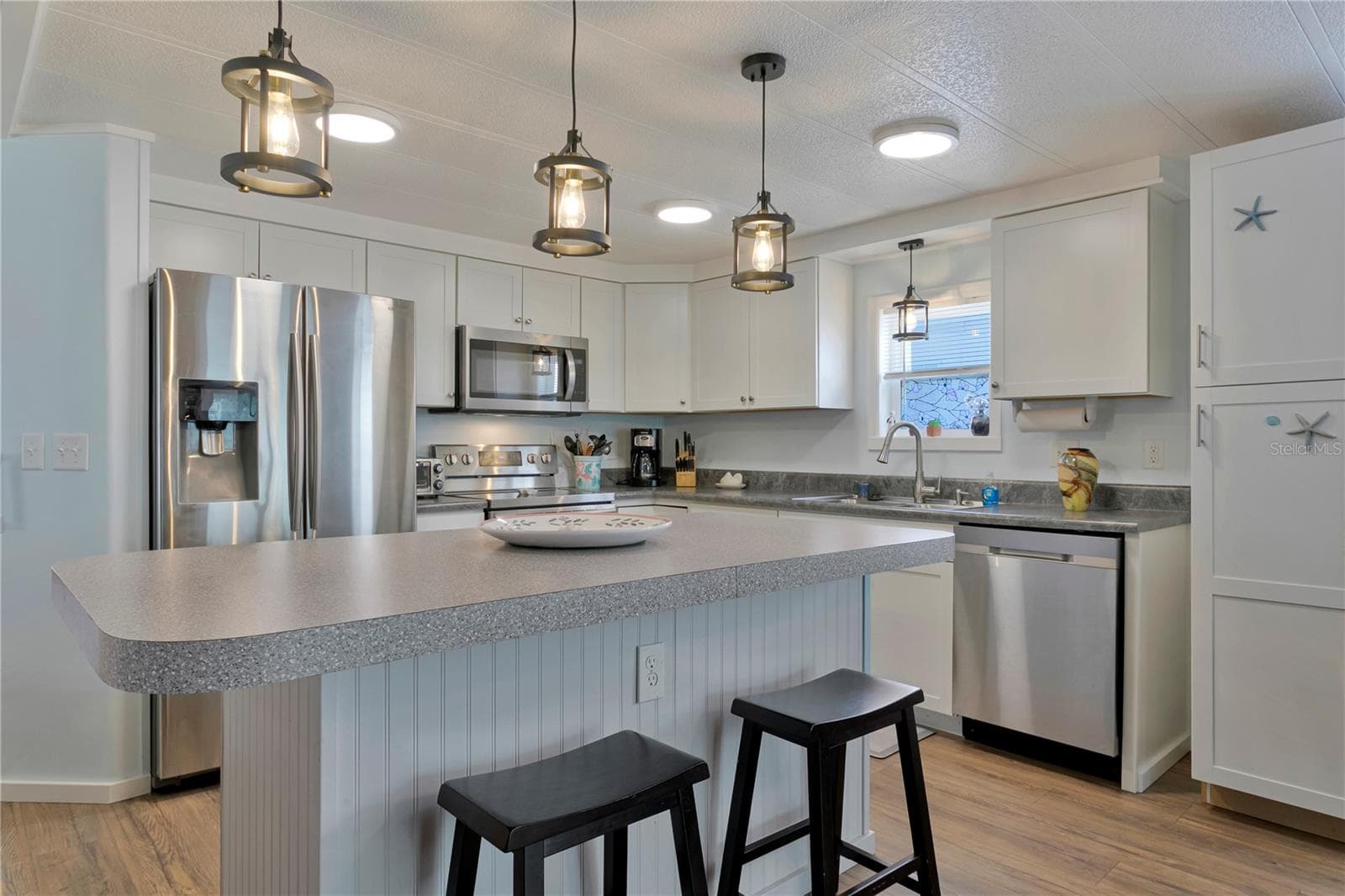 Manufactured Home at 3329 OVERCUP OAK TER, SARASOTA, photo 13 of 45
