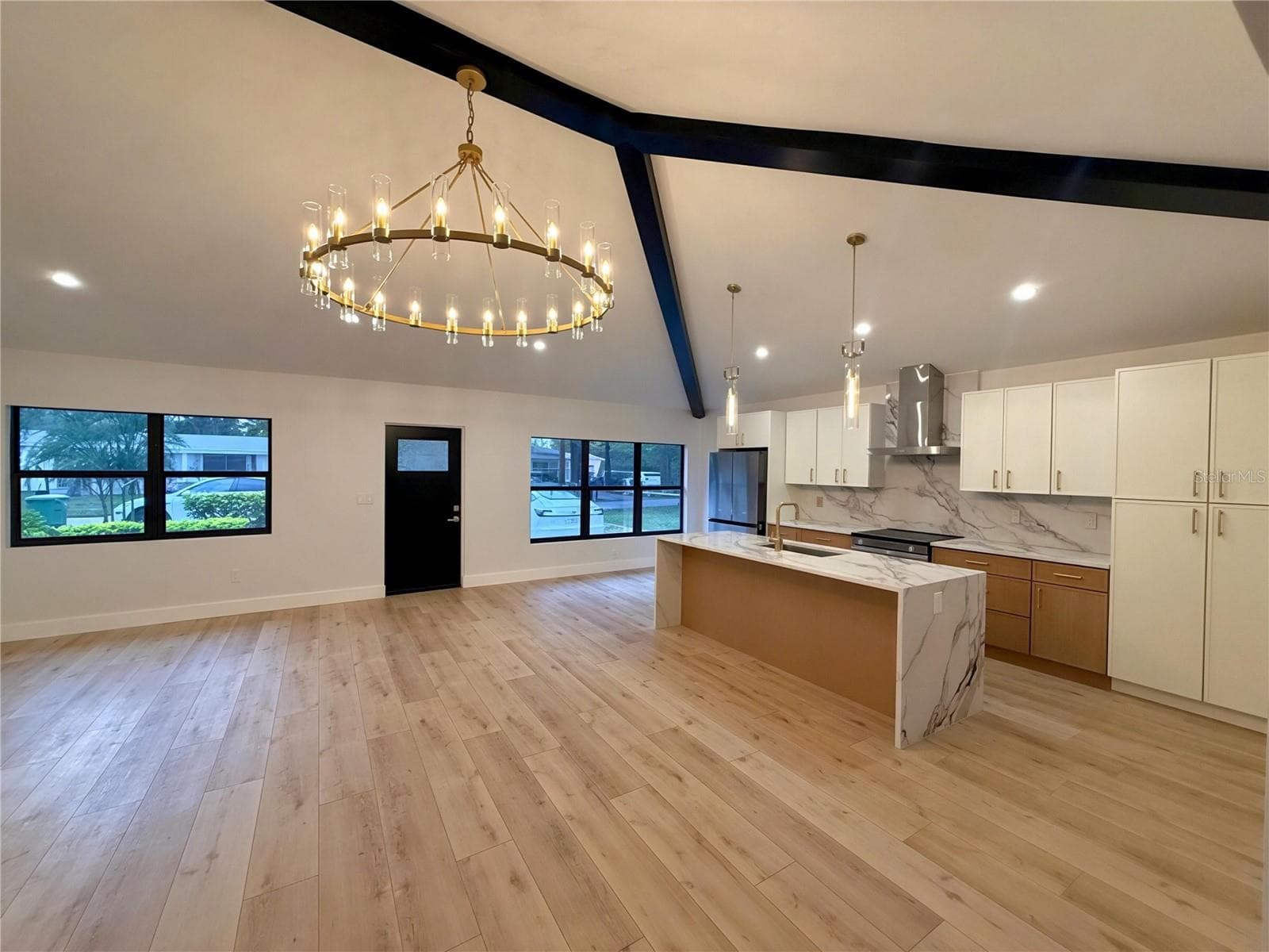 Single Family Residence at 605 N WOODLYNNE AVE, TAMPA, photo 9 of 29
