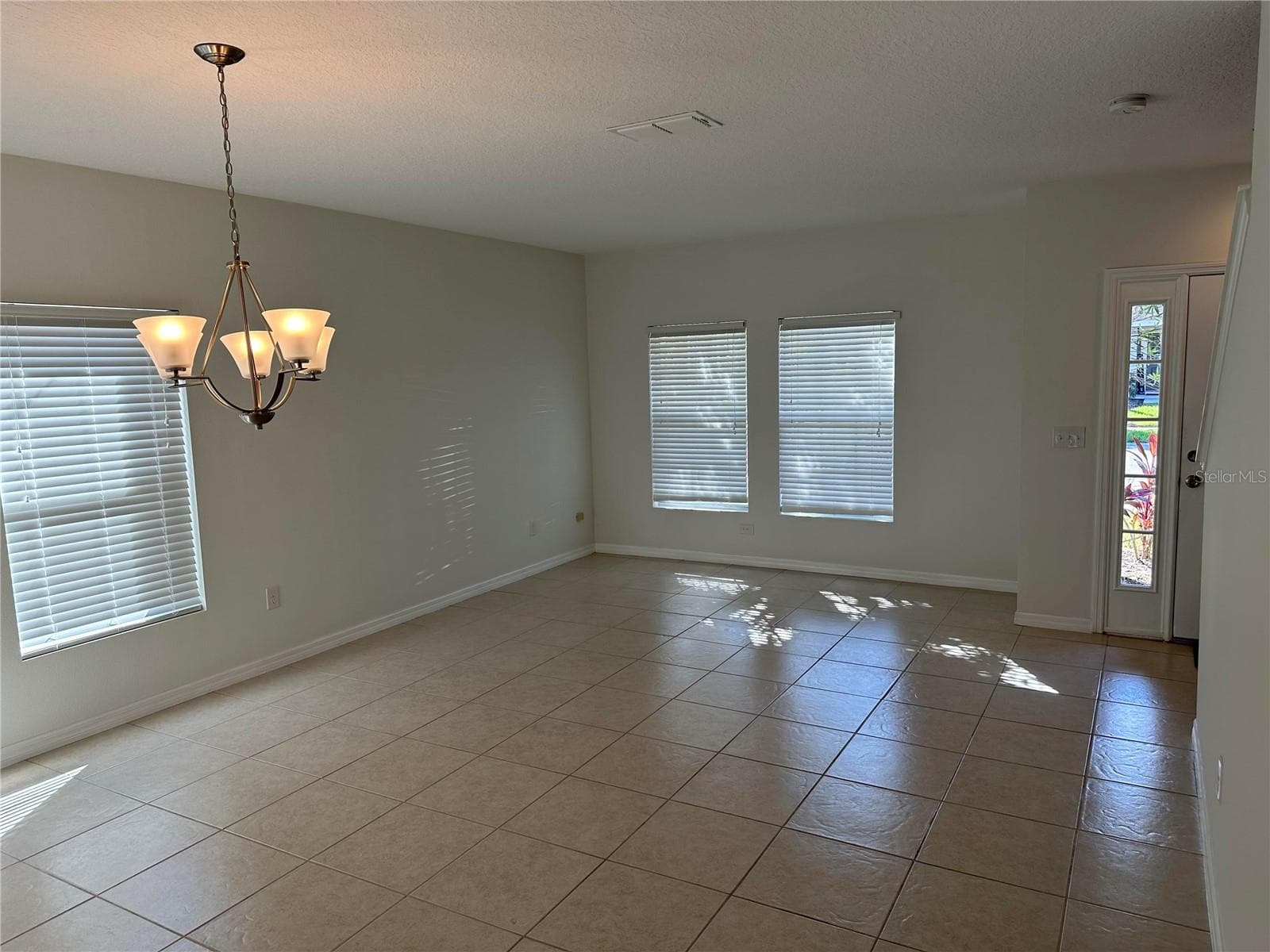 Single Family Residence at 10774 CABBAGE TREE LOOP, ORLANDO, photo 4 of 15