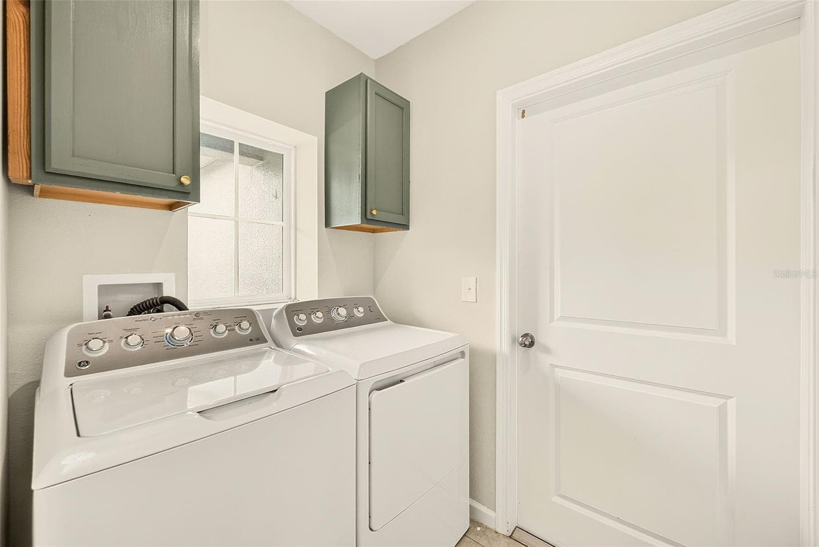 LAUNDRY ROOM - 35235 GENDRY ST, ZEPHYRHILLS
