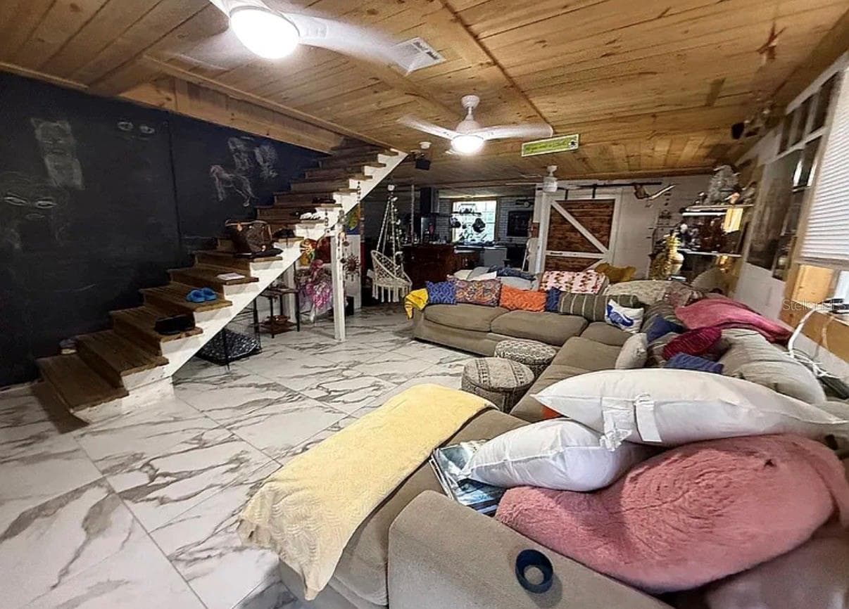Studio/mother in law suite - 406 SEMINOLE LAKE BLVD, PLANT CITY