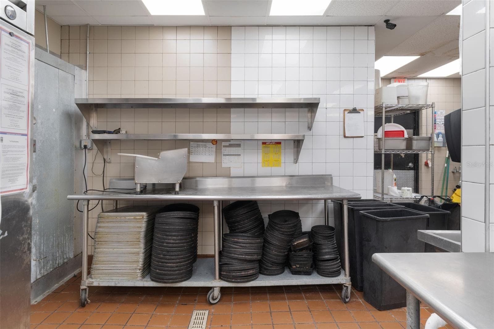 Restaurant at 1708 N YOUNG BLVD, CHIEFLAND, photo 11 of 33