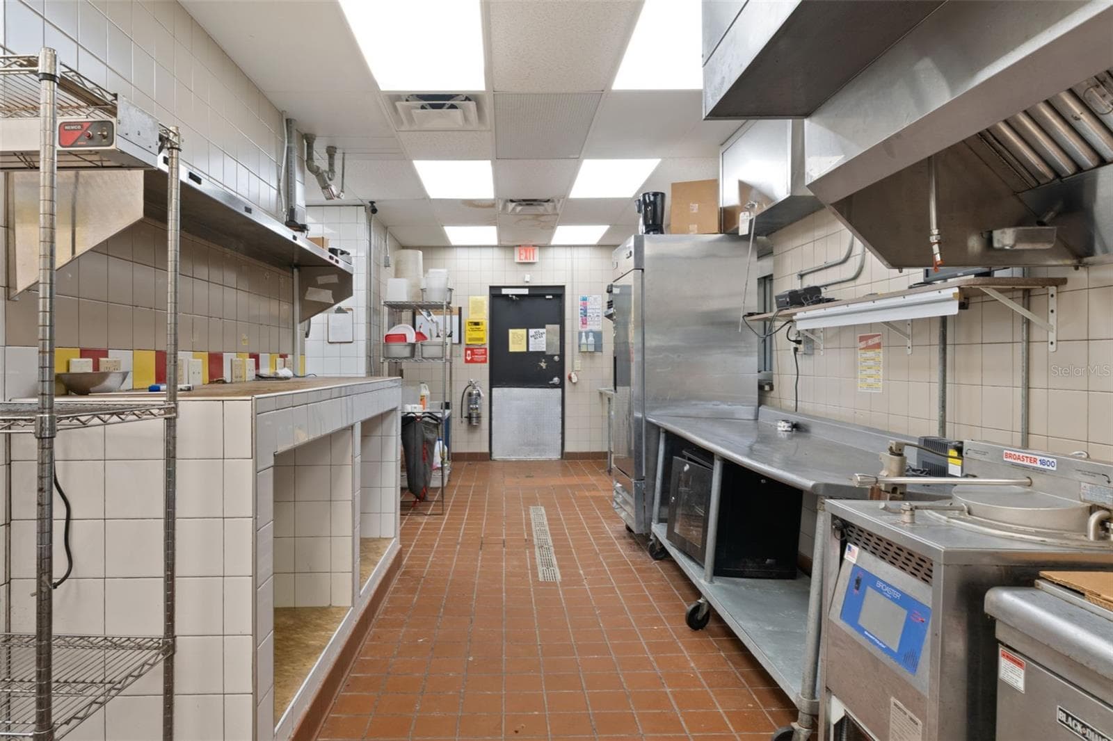 Restaurant at 1708 N YOUNG BLVD, CHIEFLAND, photo 14 of 33