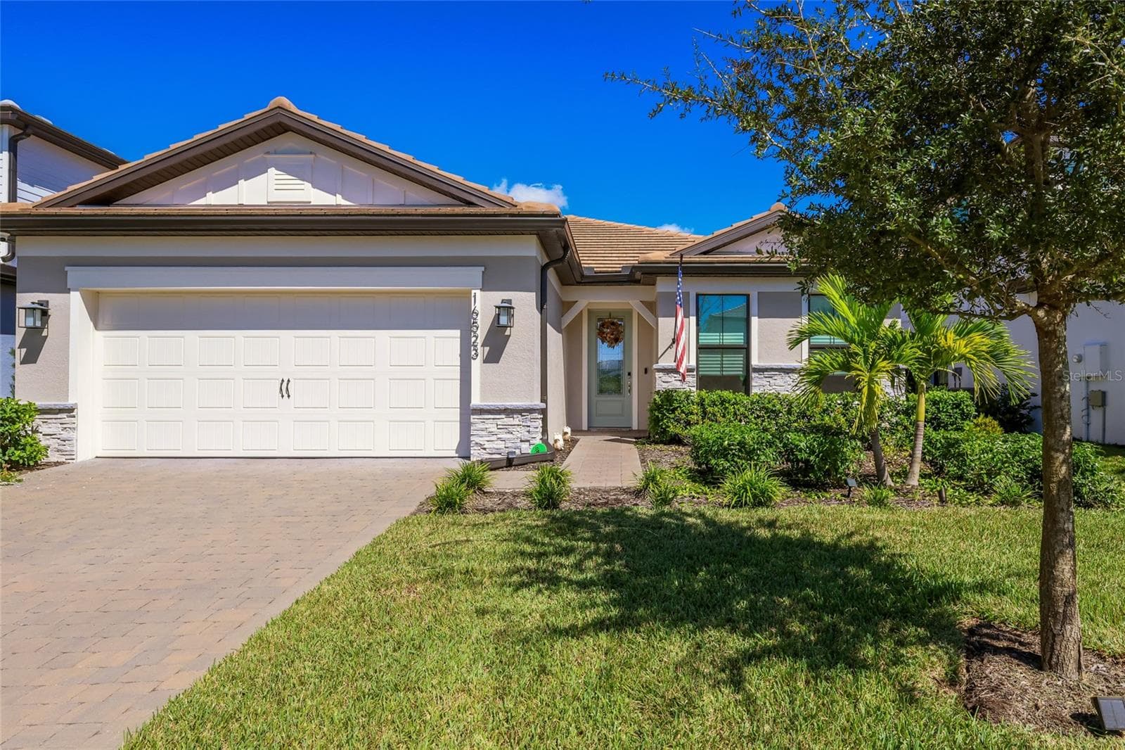 Single Family Residence at 16523 ARBOR RIDGE TRL, LAKEWOOD RANCH, photo 3 of 63