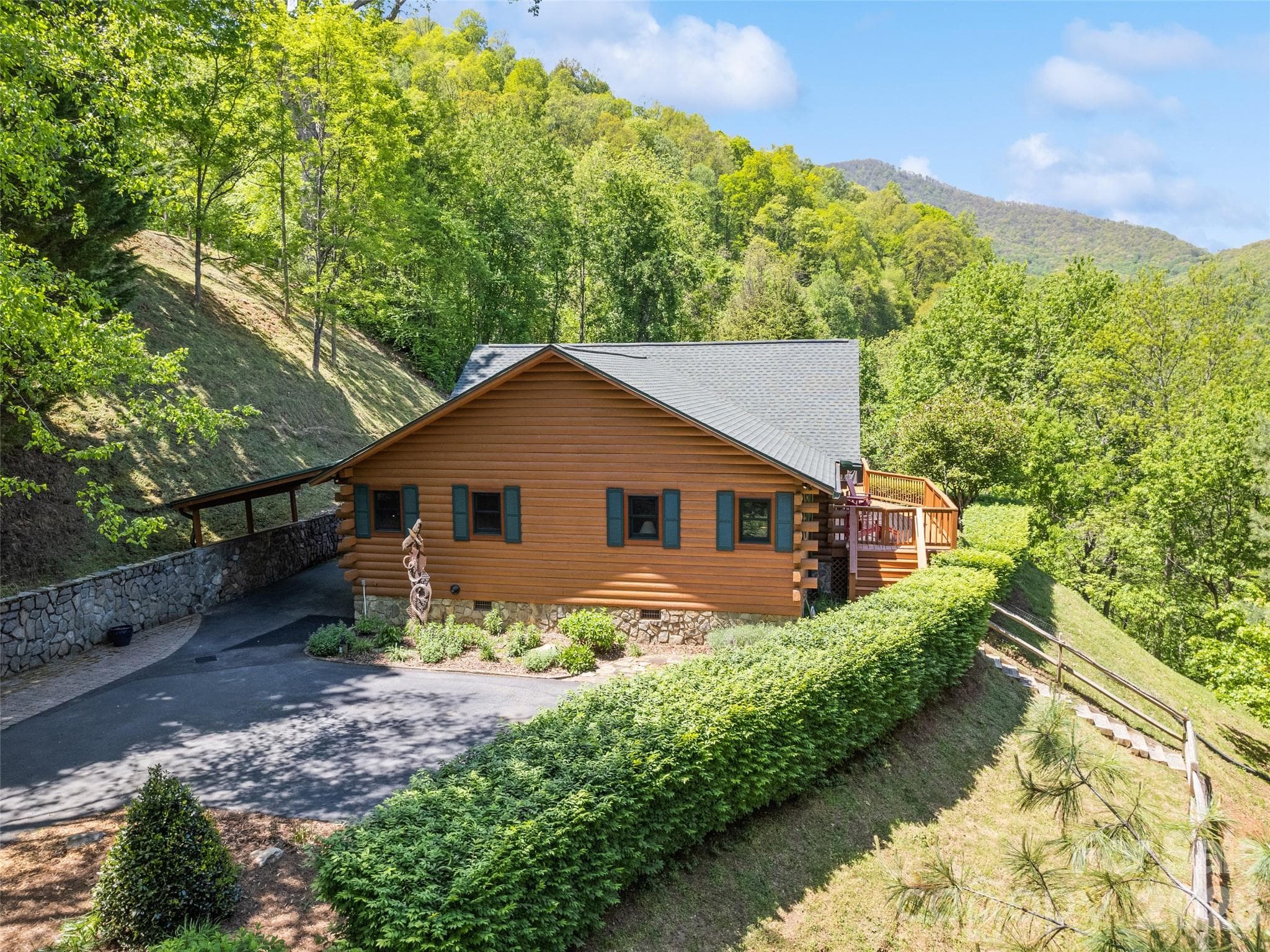 Single Family Residence at 970 Campbell Mountain Drive, Waynesville, photo 5 of 35