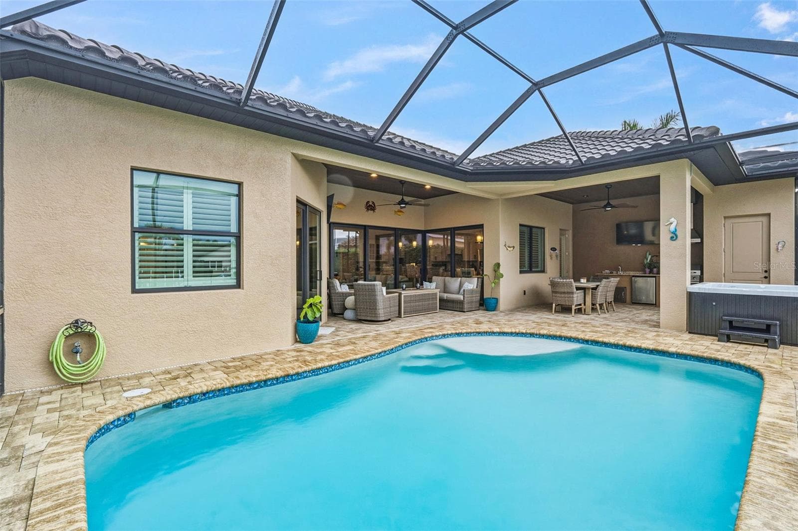 Single Family Residence at 325 SEGOVIA DR, PUNTA GORDA, photo 83 of 109