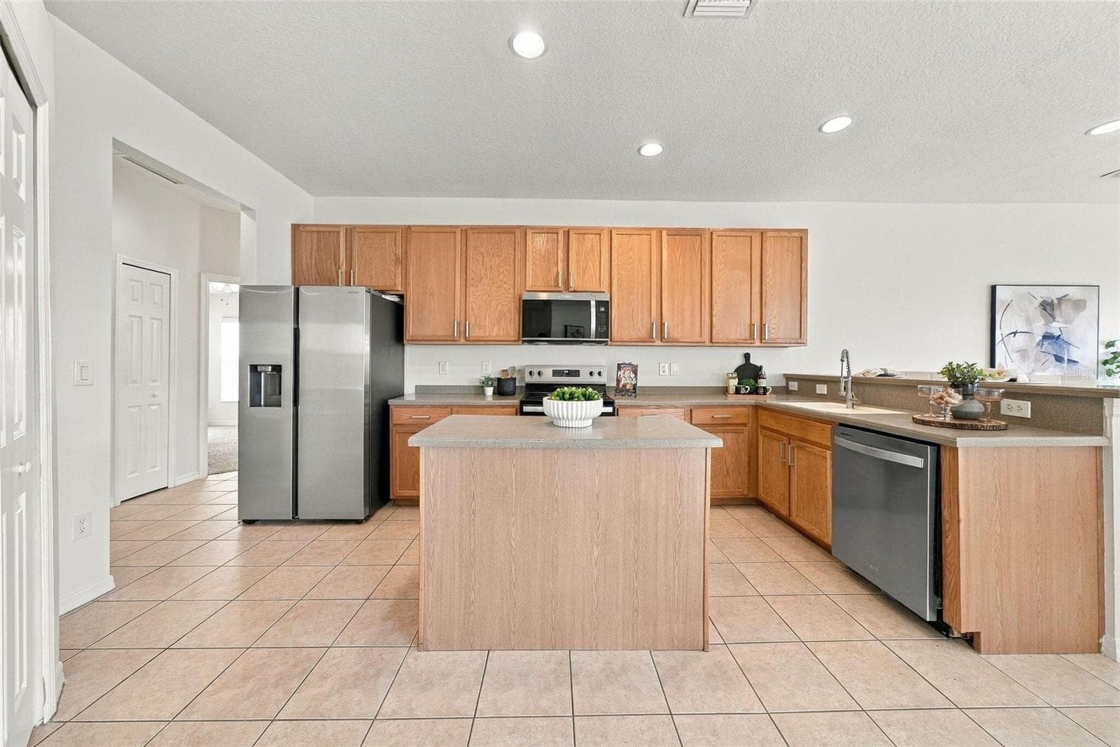 Single Family Residence at 1822 MIRA LAGO CIR, RUSKIN, photo 18 of 65