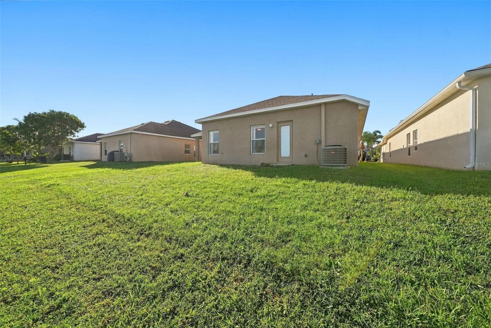 Single Family Residence at 1822 MIRA LAGO CIR, RUSKIN, photo 41 of 65
