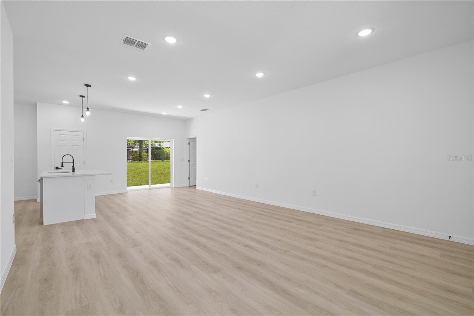 Single Family Residence at 105 INCONNU CT, POINCIANA, photo 10 of 32