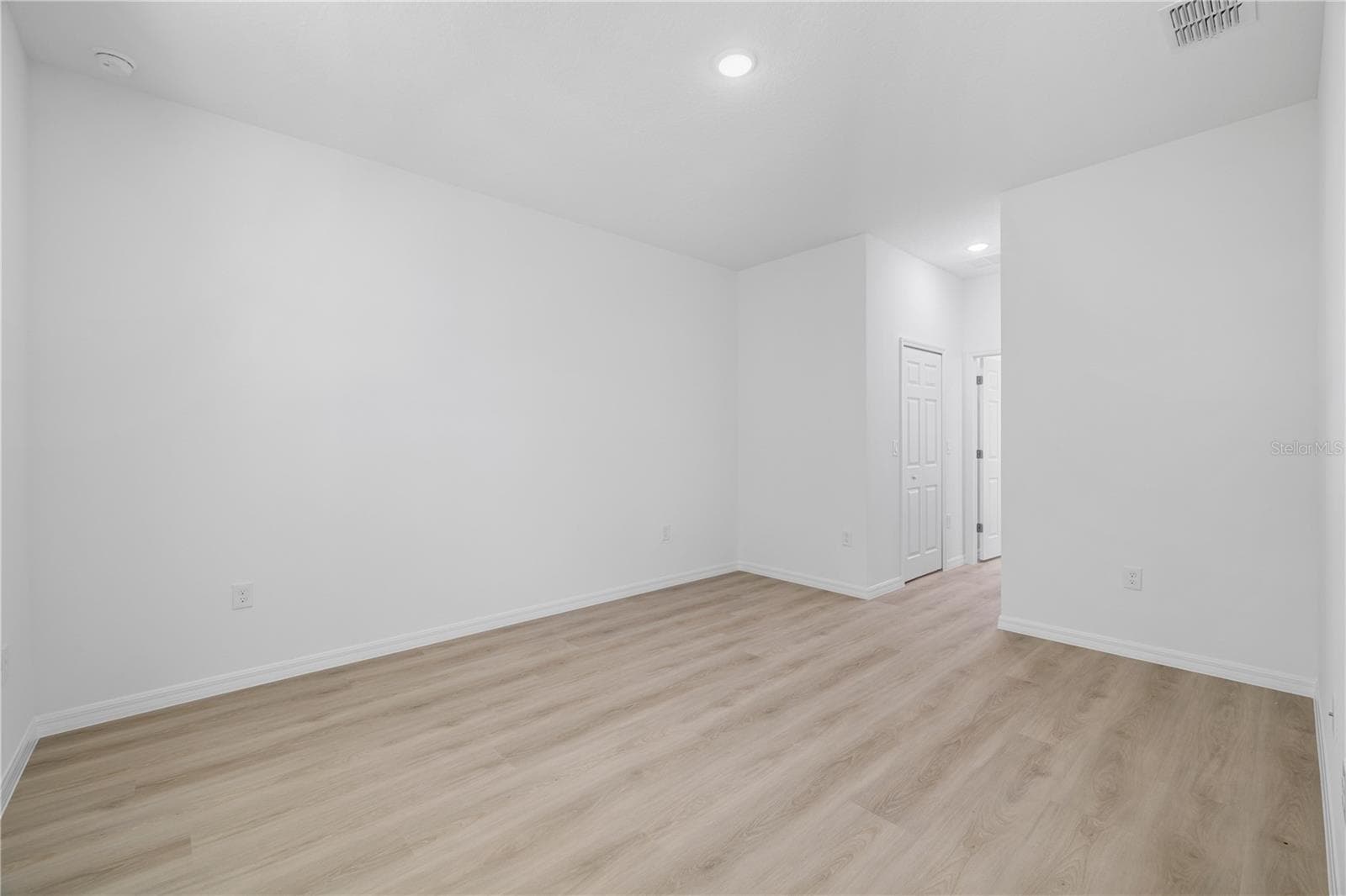 Single Family Residence at 105 INCONNU CT, POINCIANA, photo 18 of 32