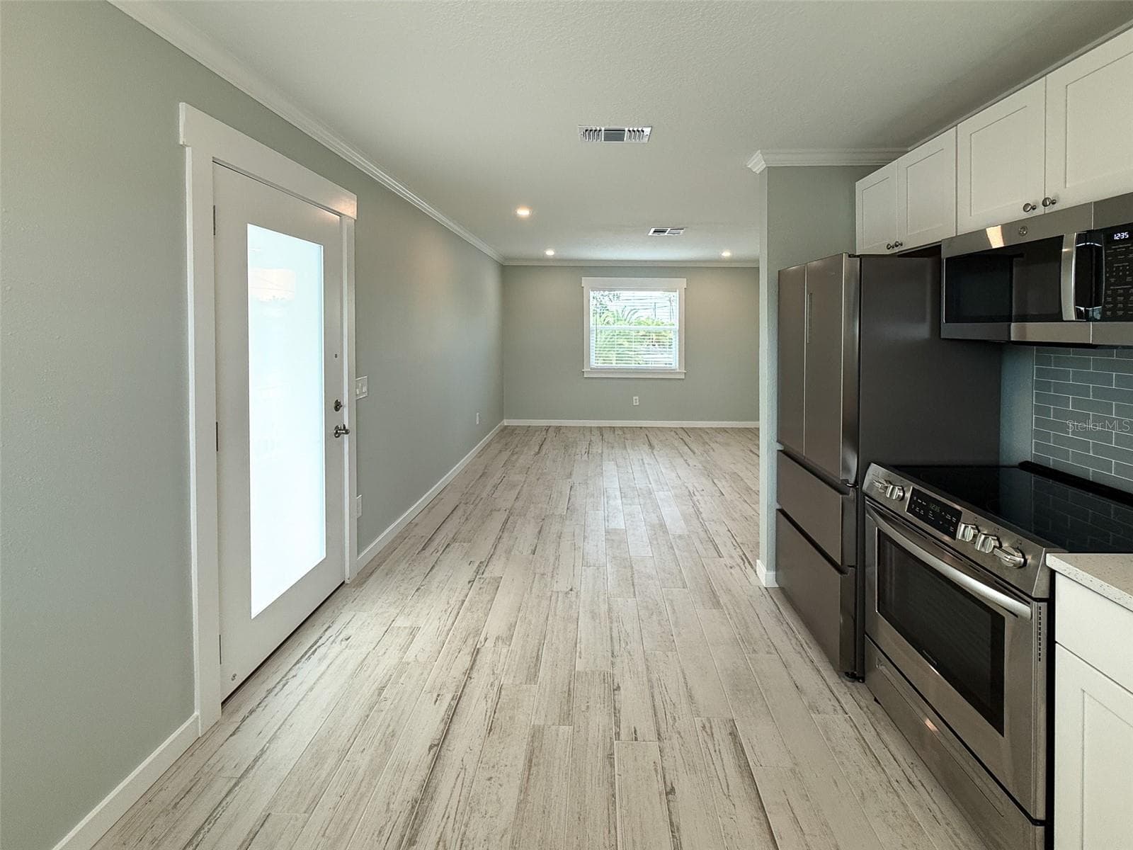 Single Family Residence at 13730 JUDY AVE, HUDSON, photo 9 of 30