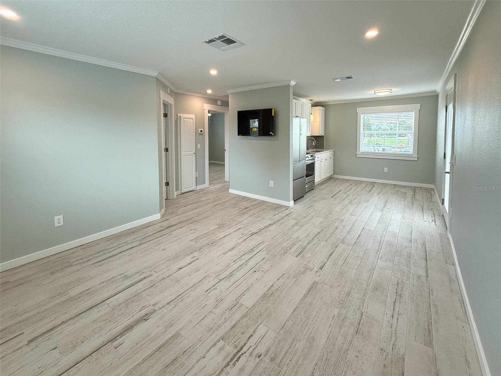 Single Family Residence at 13730 JUDY AVE, HUDSON, photo 10 of 30