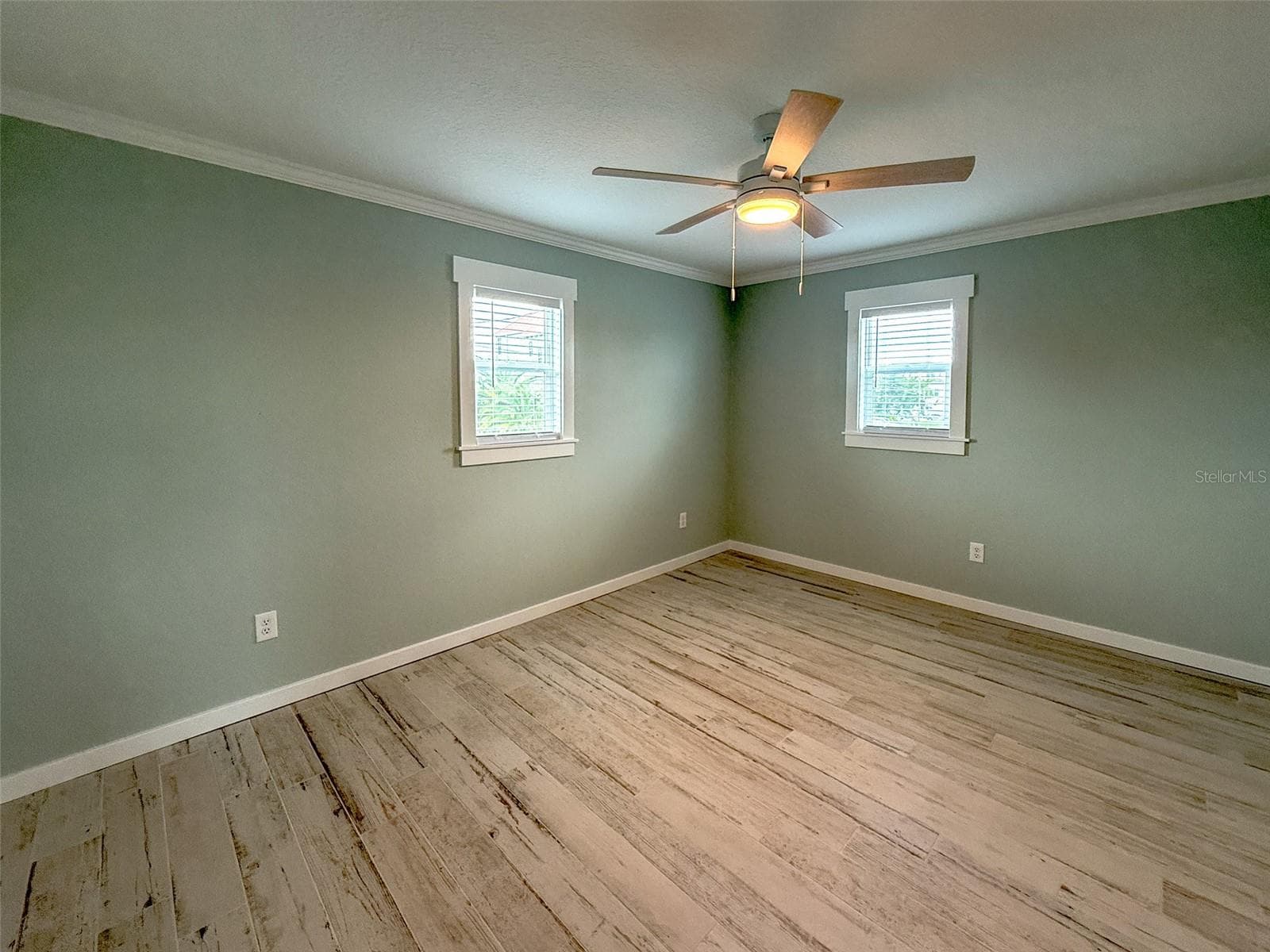 Single Family Residence at 13730 JUDY AVE, HUDSON, photo 11 of 30