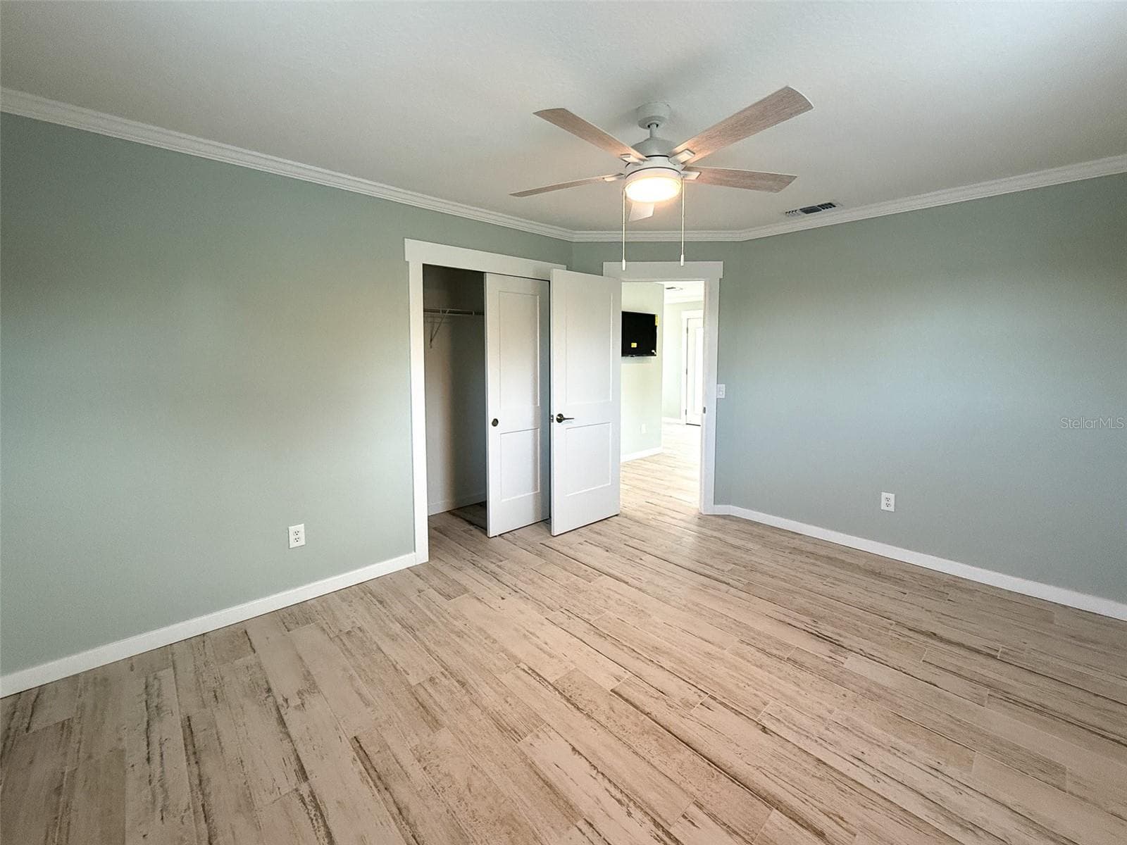 Single Family Residence at 13730 JUDY AVE, HUDSON, photo 13 of 30