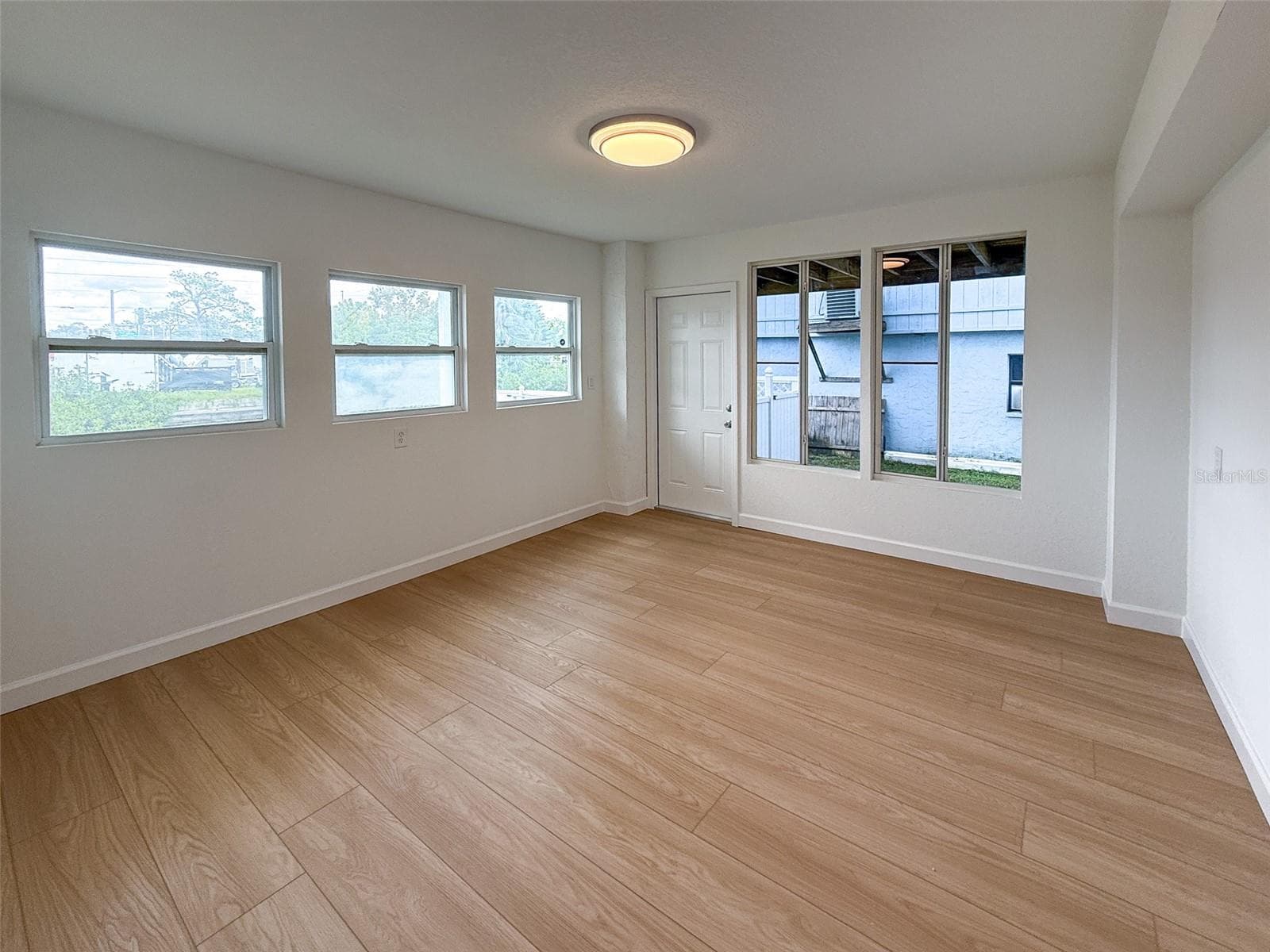 Single Family Residence at 13730 JUDY AVE, HUDSON, photo 22 of 30