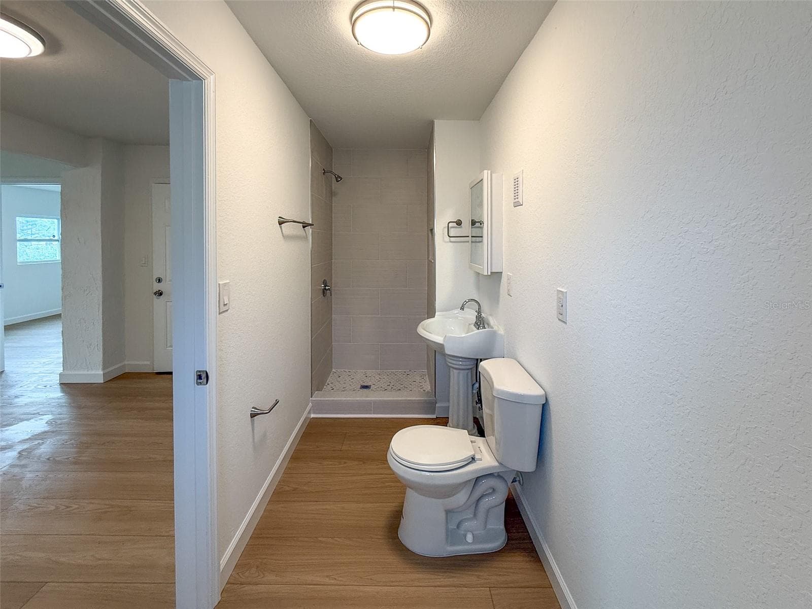 Single Family Residence at 13730 JUDY AVE, HUDSON, photo 23 of 30