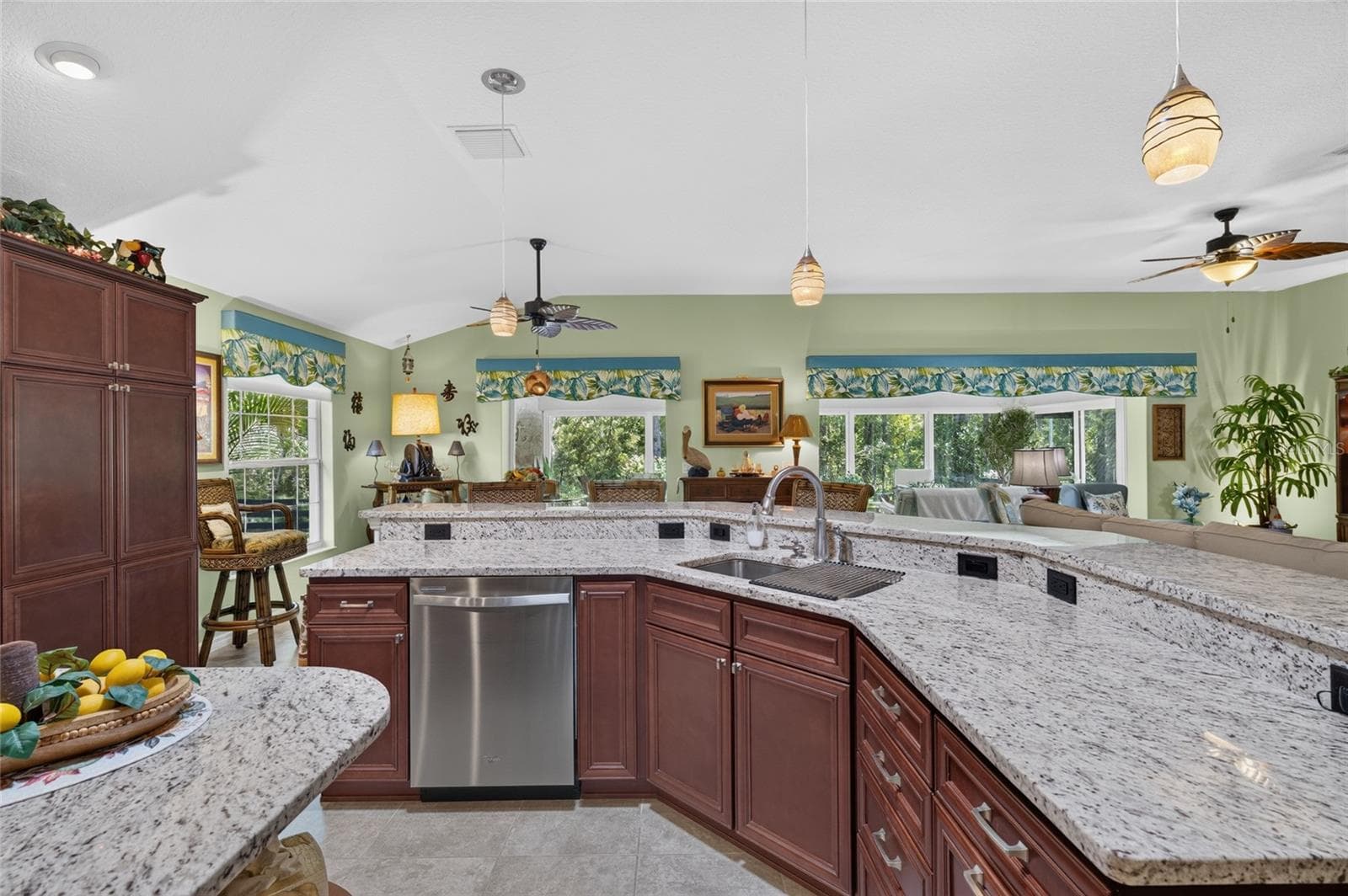 Granite countertops. - 3665 VALLEYBROOK WAY, THE VILLAGES