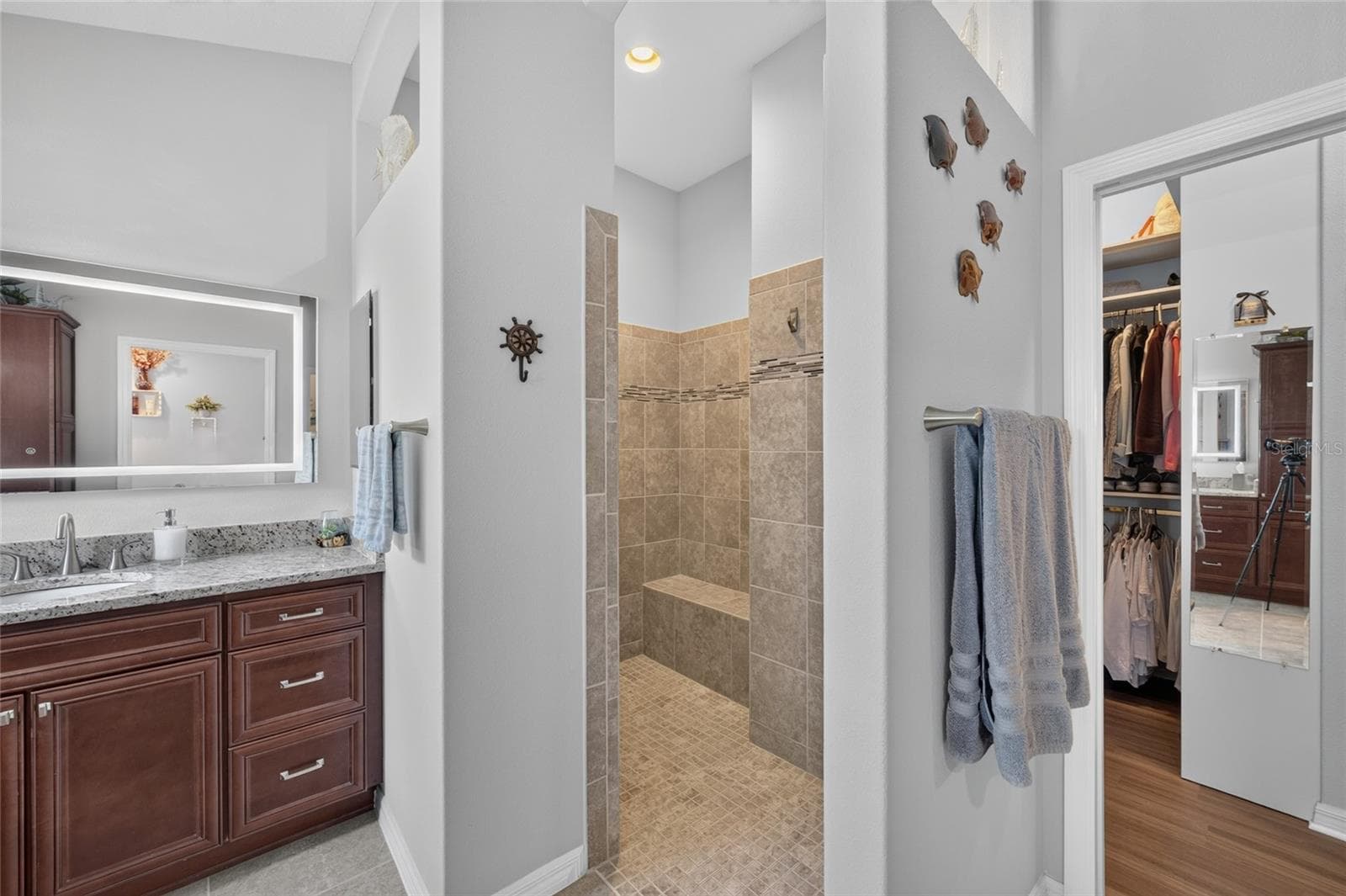 Walk-in Roman Shower - 3665 VALLEYBROOK WAY, THE VILLAGES